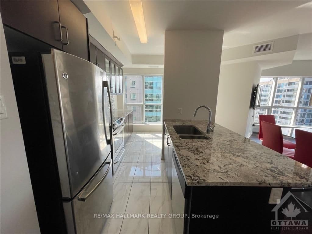 242 RIDEAU Street Unit 2201 photo 2