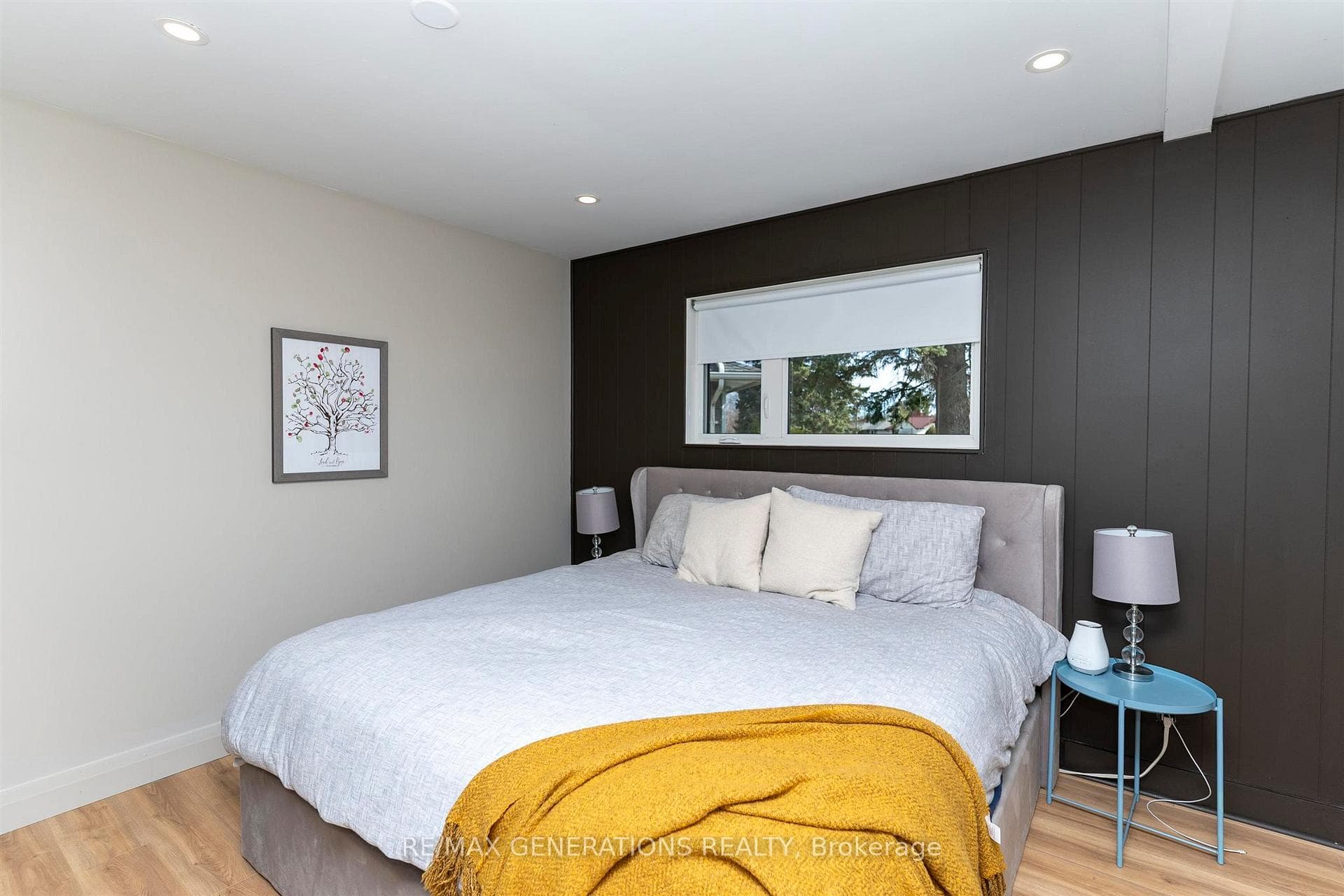 636 Thistle Crescent photo 16