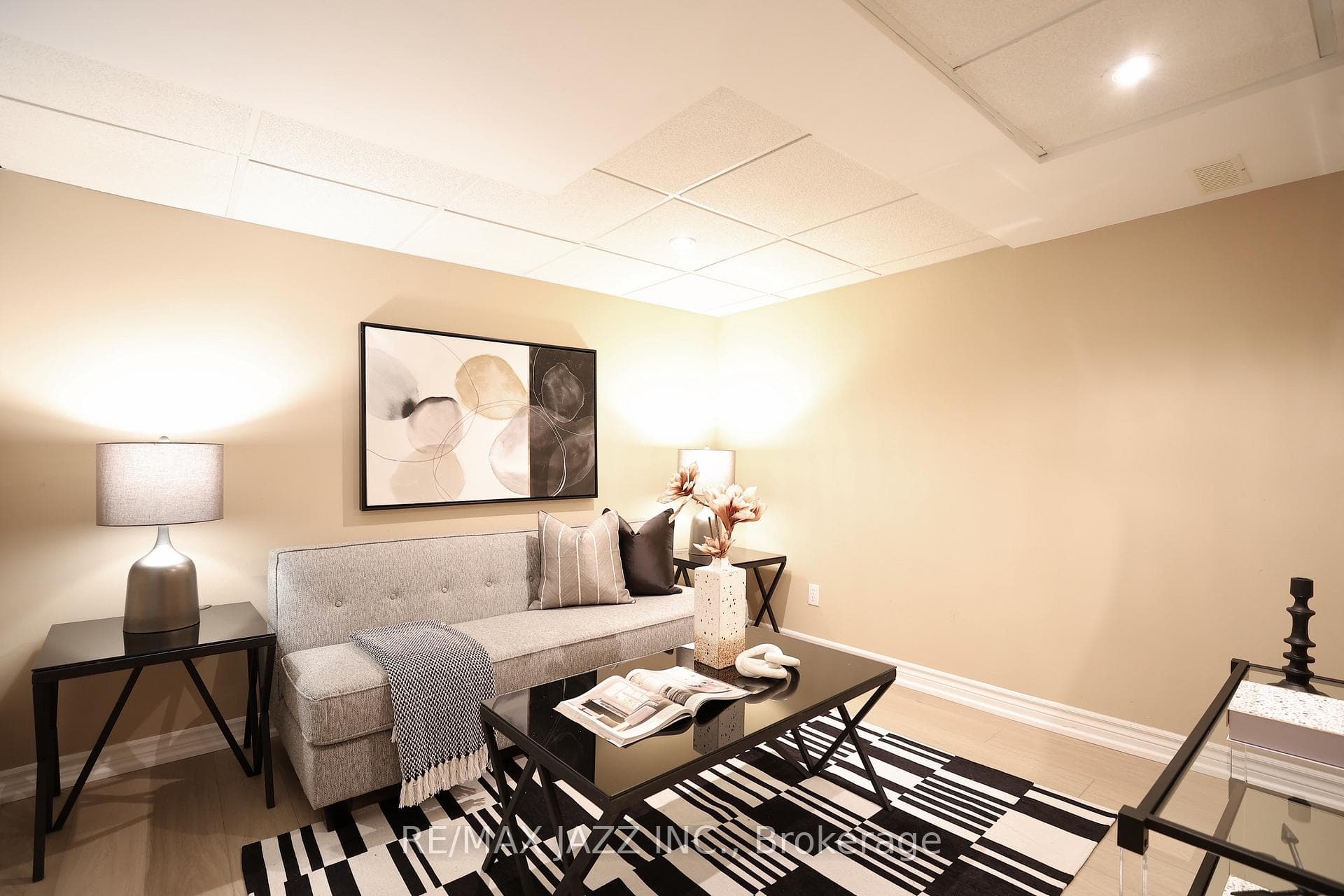 29 Knightsbridge Court photo 17