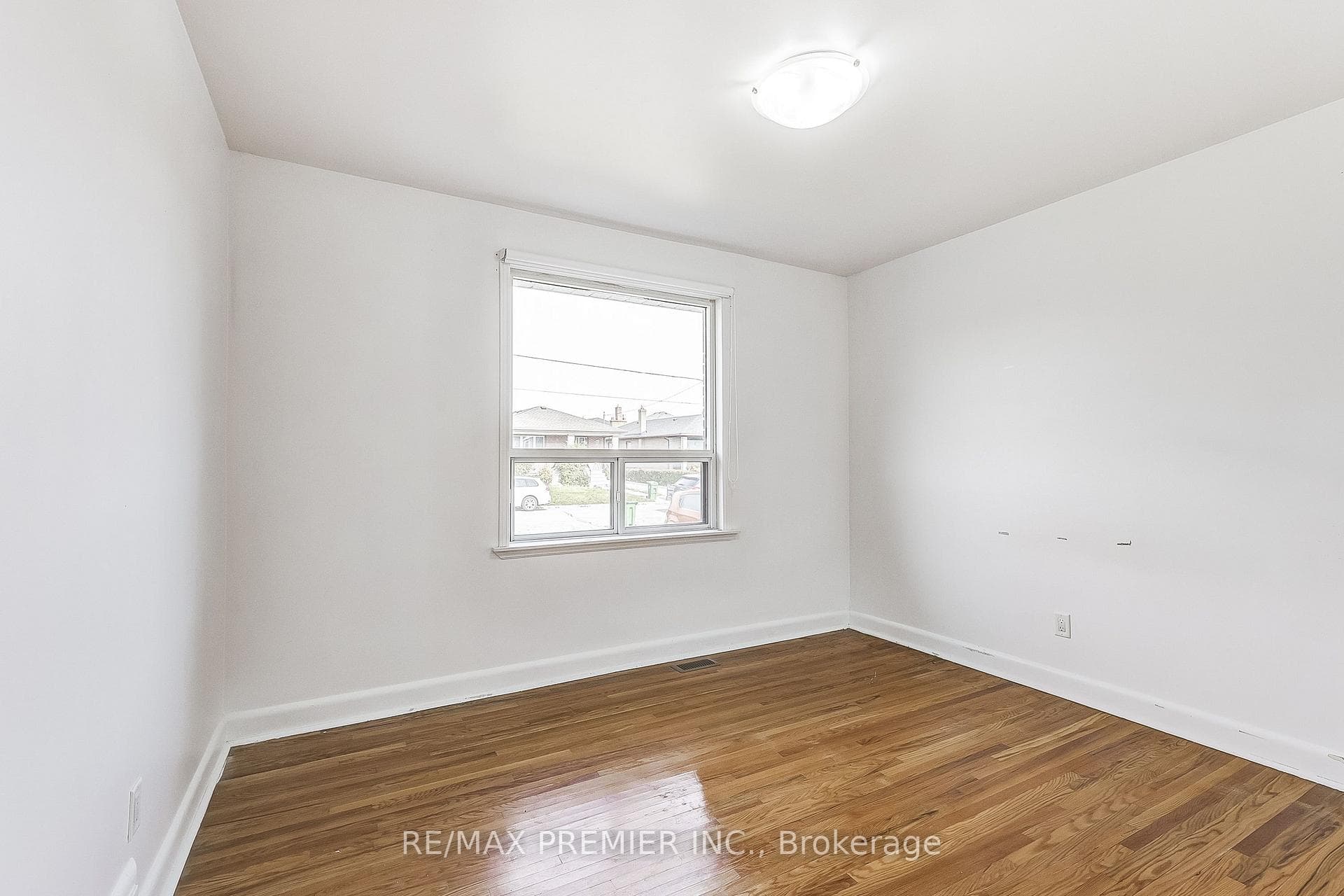 47 Plewes Road photo 16