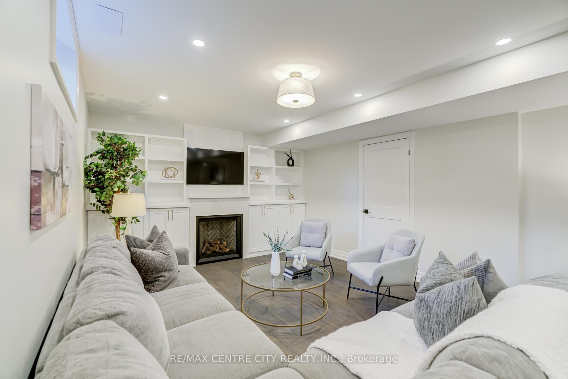 301 Martin Street photo 35