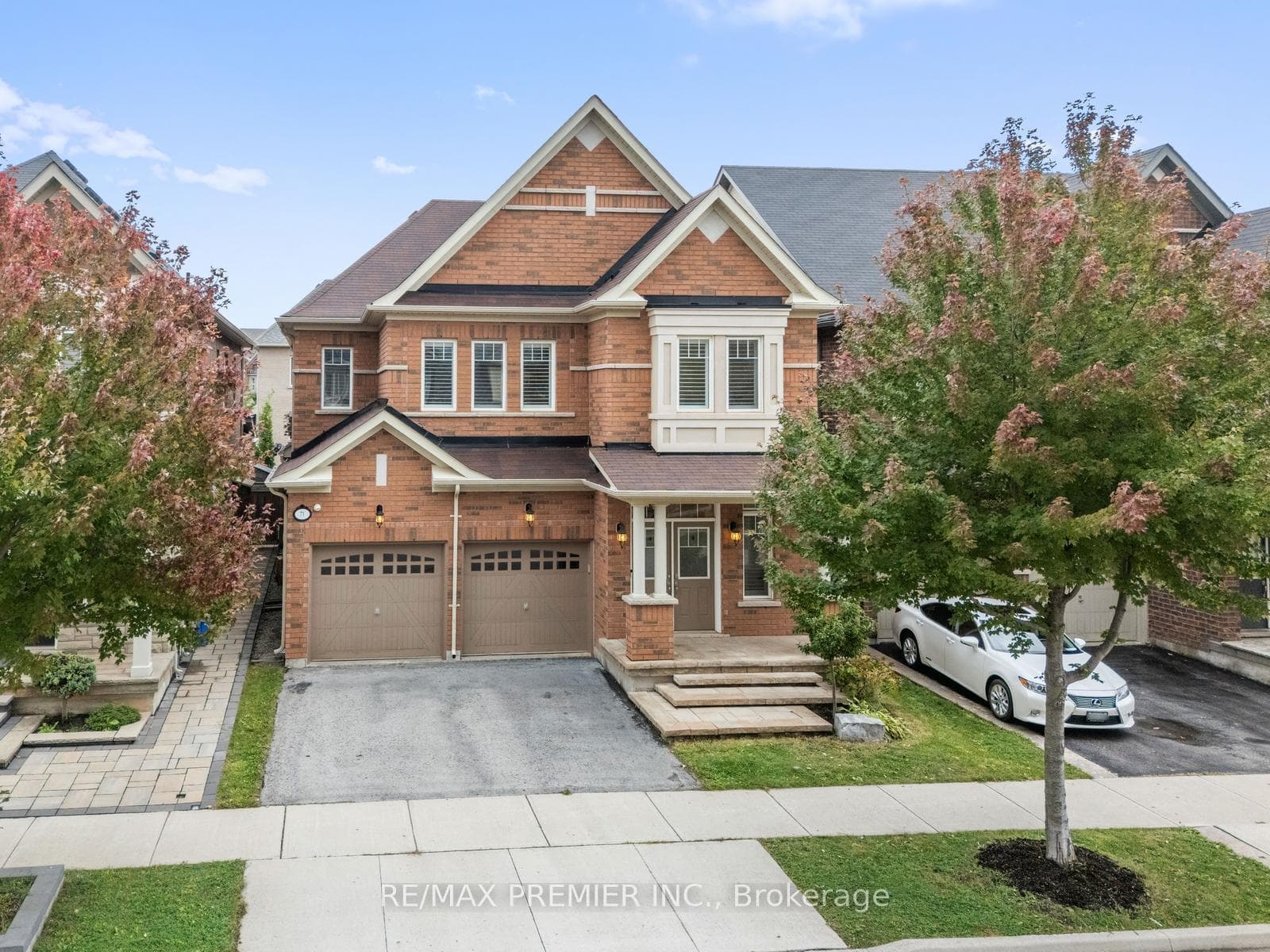 71 Hoey Crescent photo 2