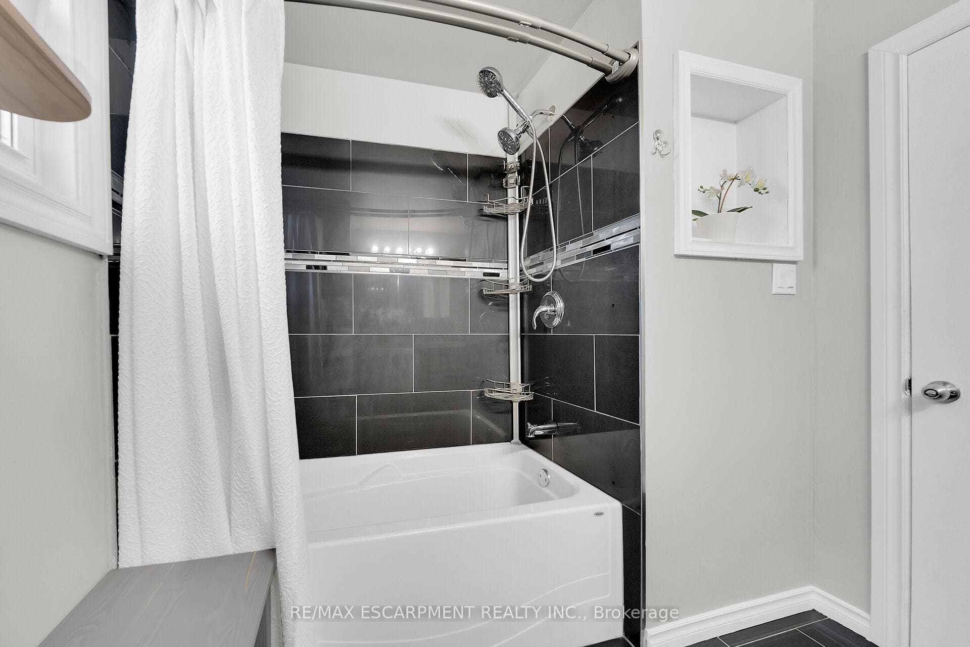 350 Pottruff Road photo 16