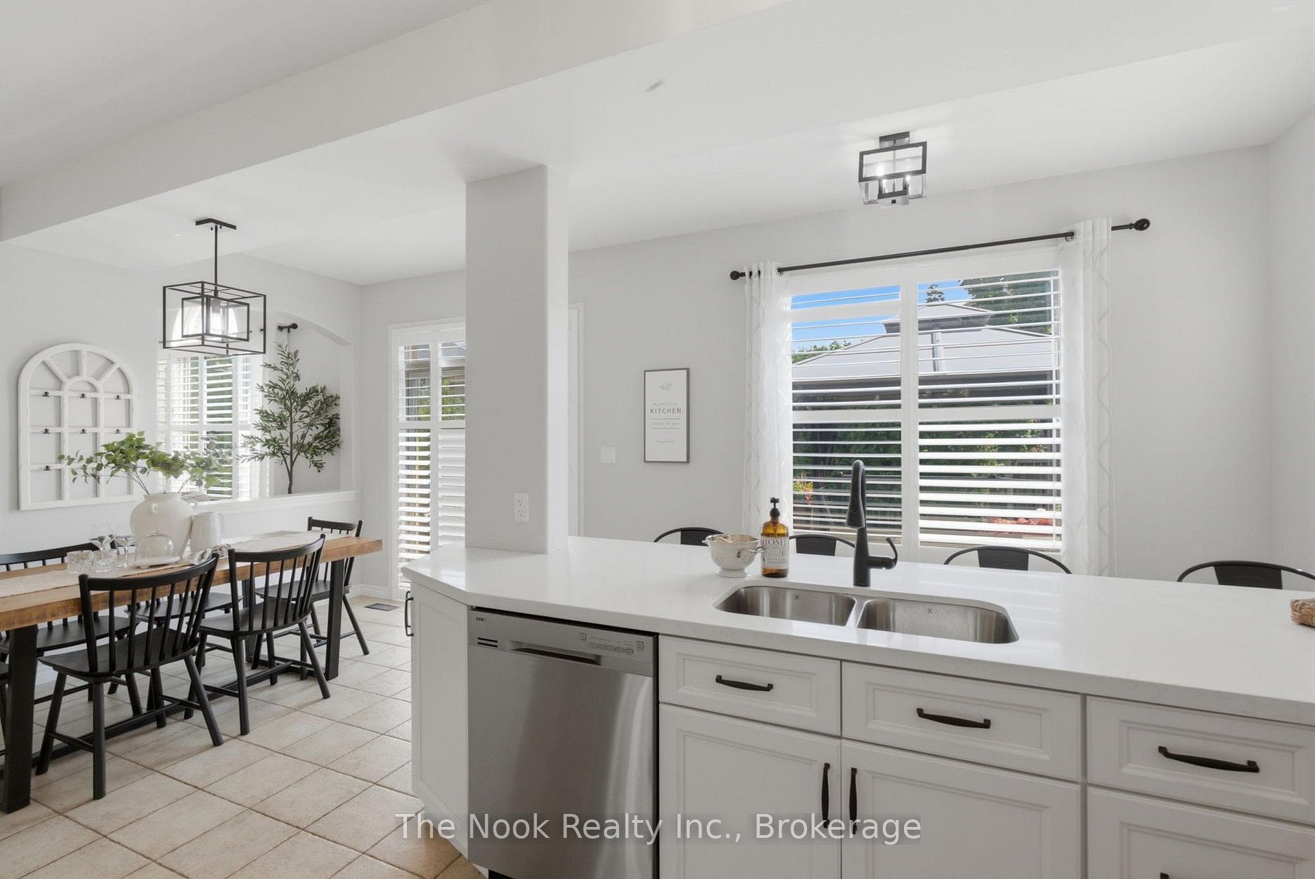 366 Travail Avenue photo 15