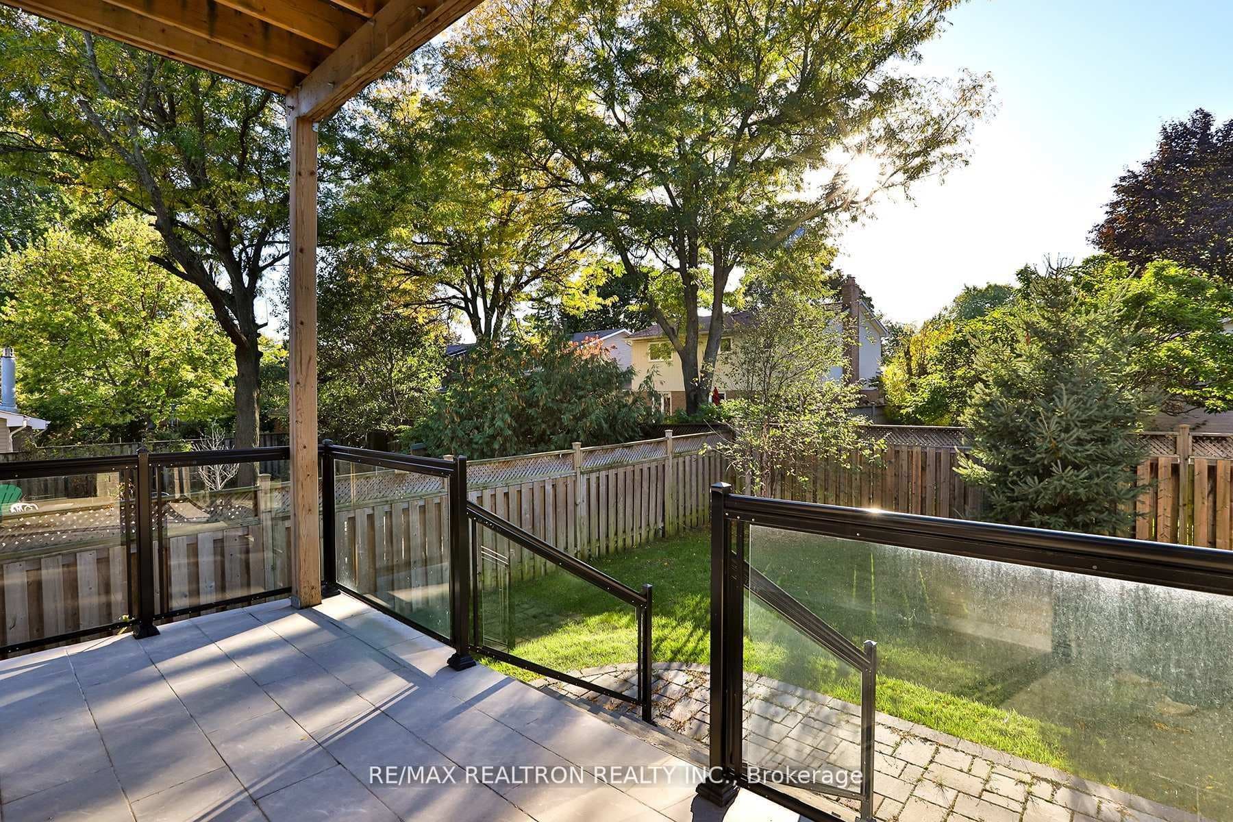 56 Sanderson Crescent photo 48