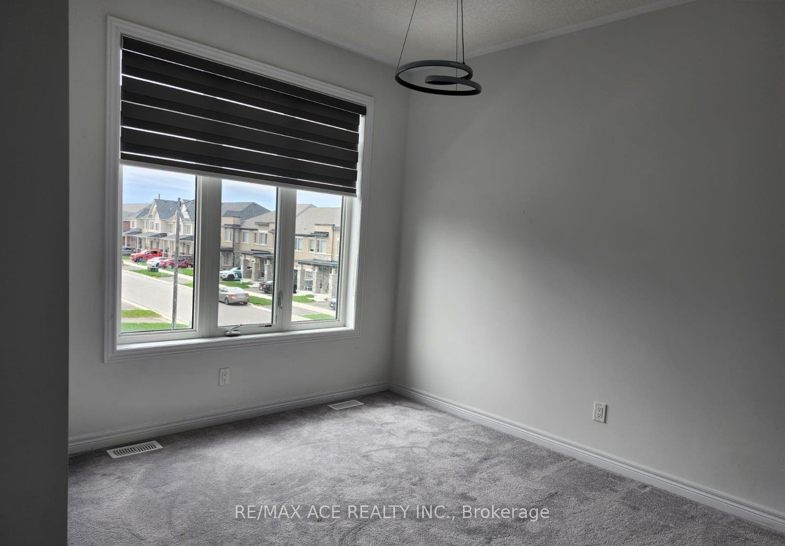 976 Andrew Murdoch Street photo 10