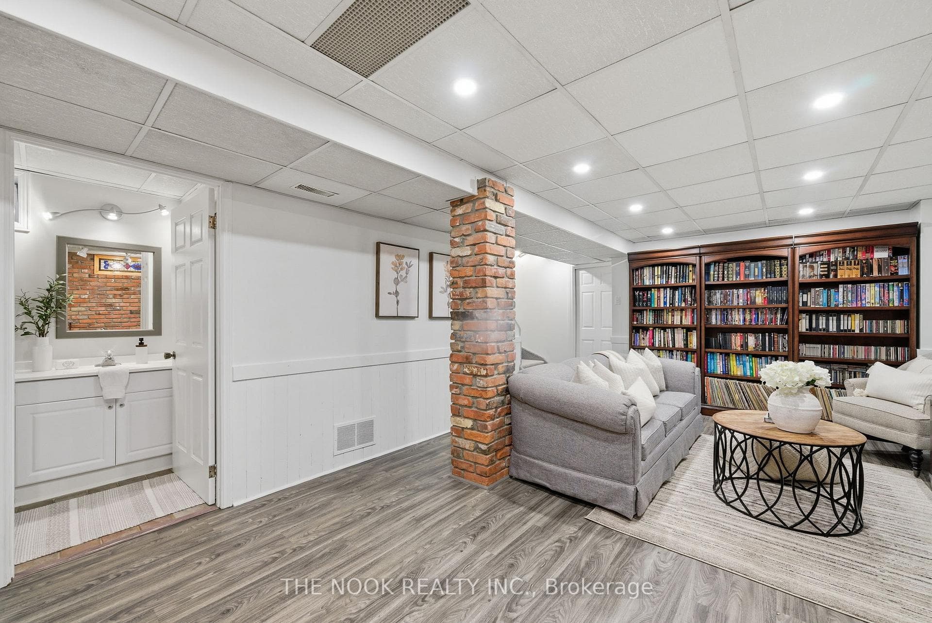 7 Brocklesby Crescent photo 30