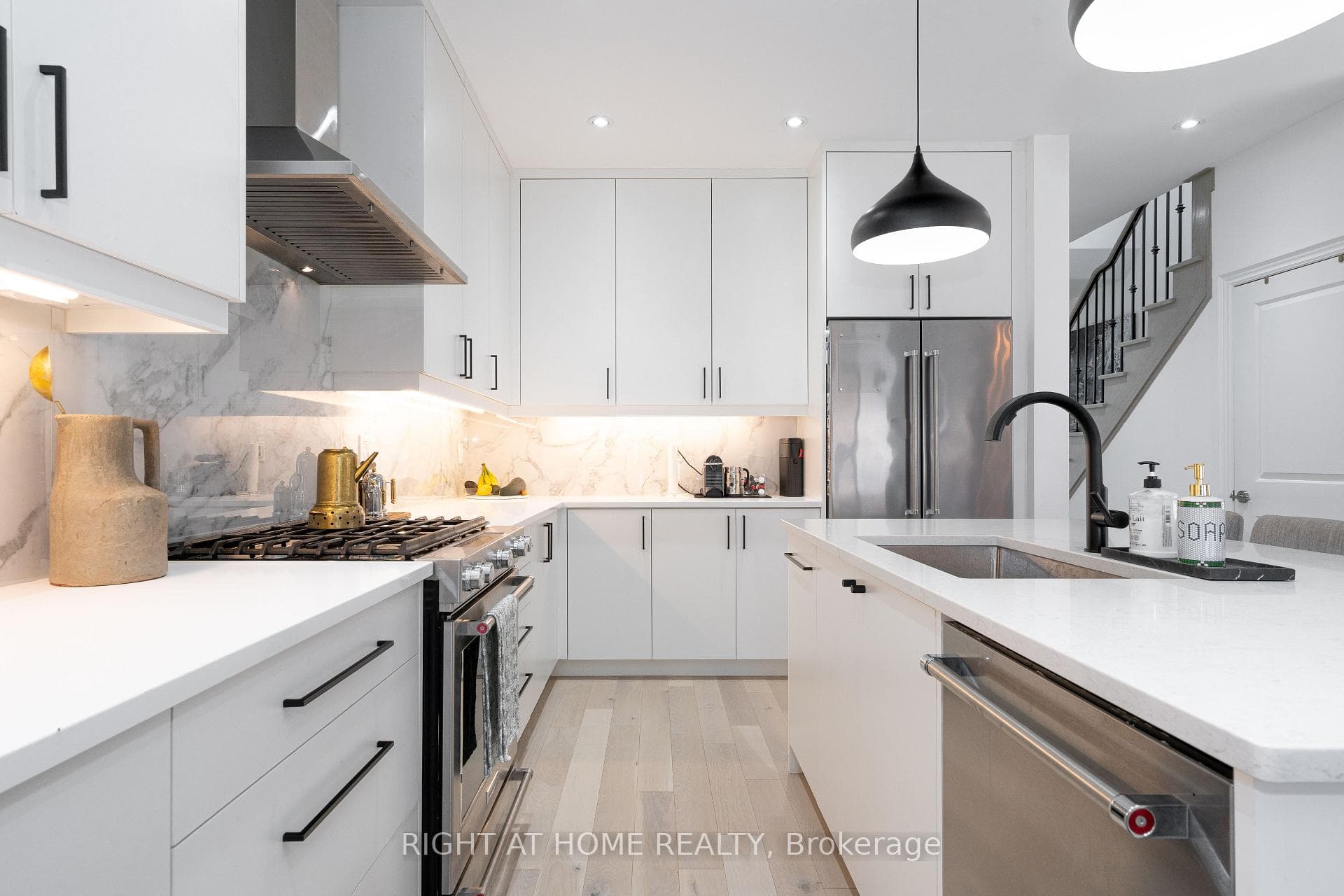 46 Velia Court photo 9