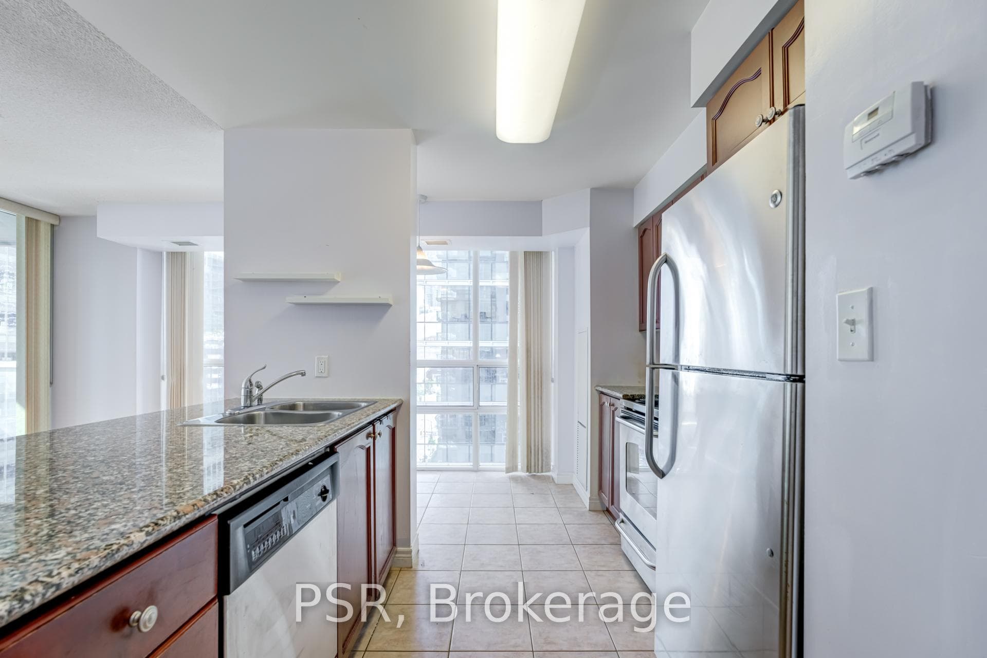30 Grand Trunk Crescent Unit 1106 photo 12