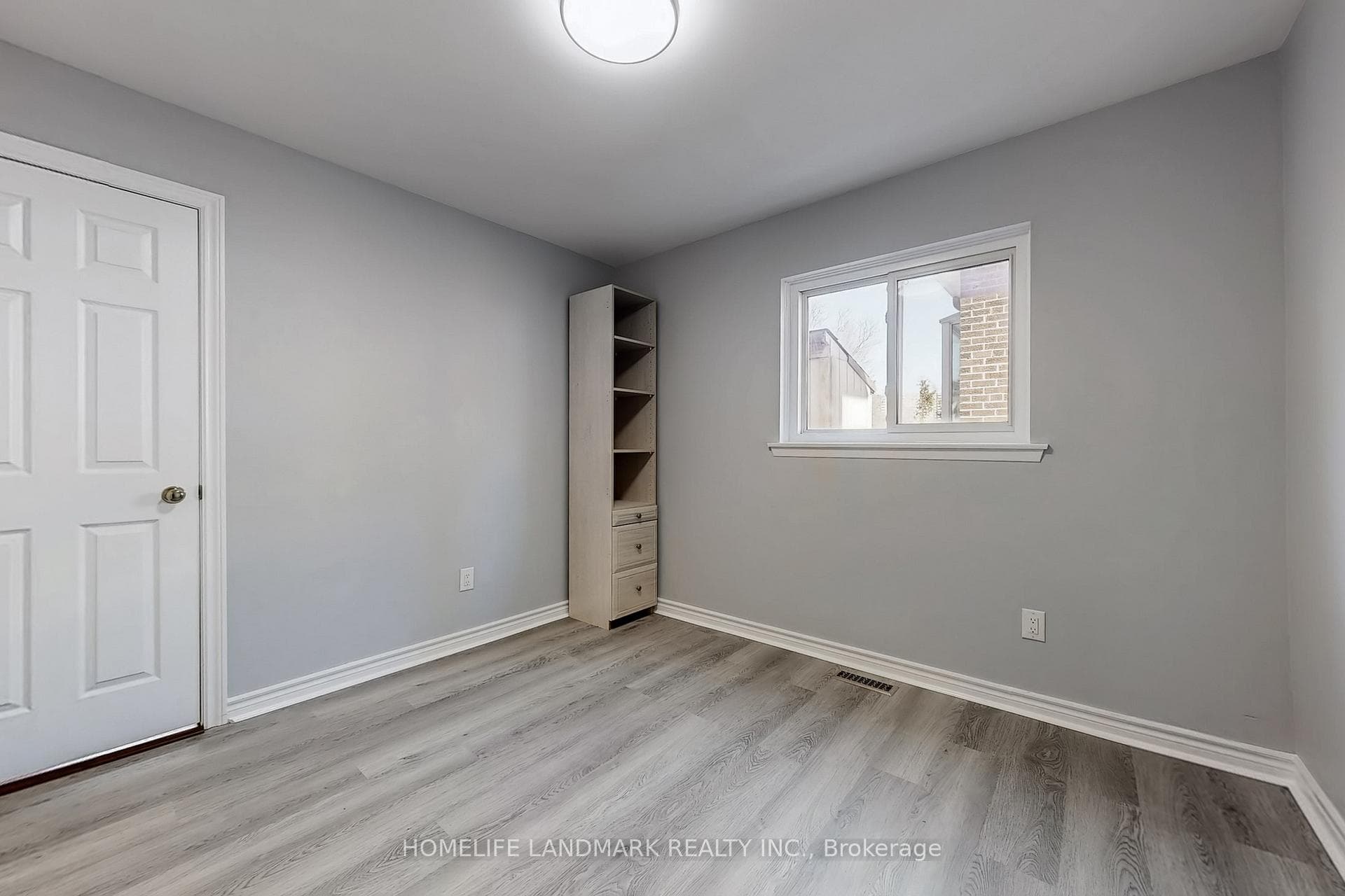 38 Pebblehill Square photo 30