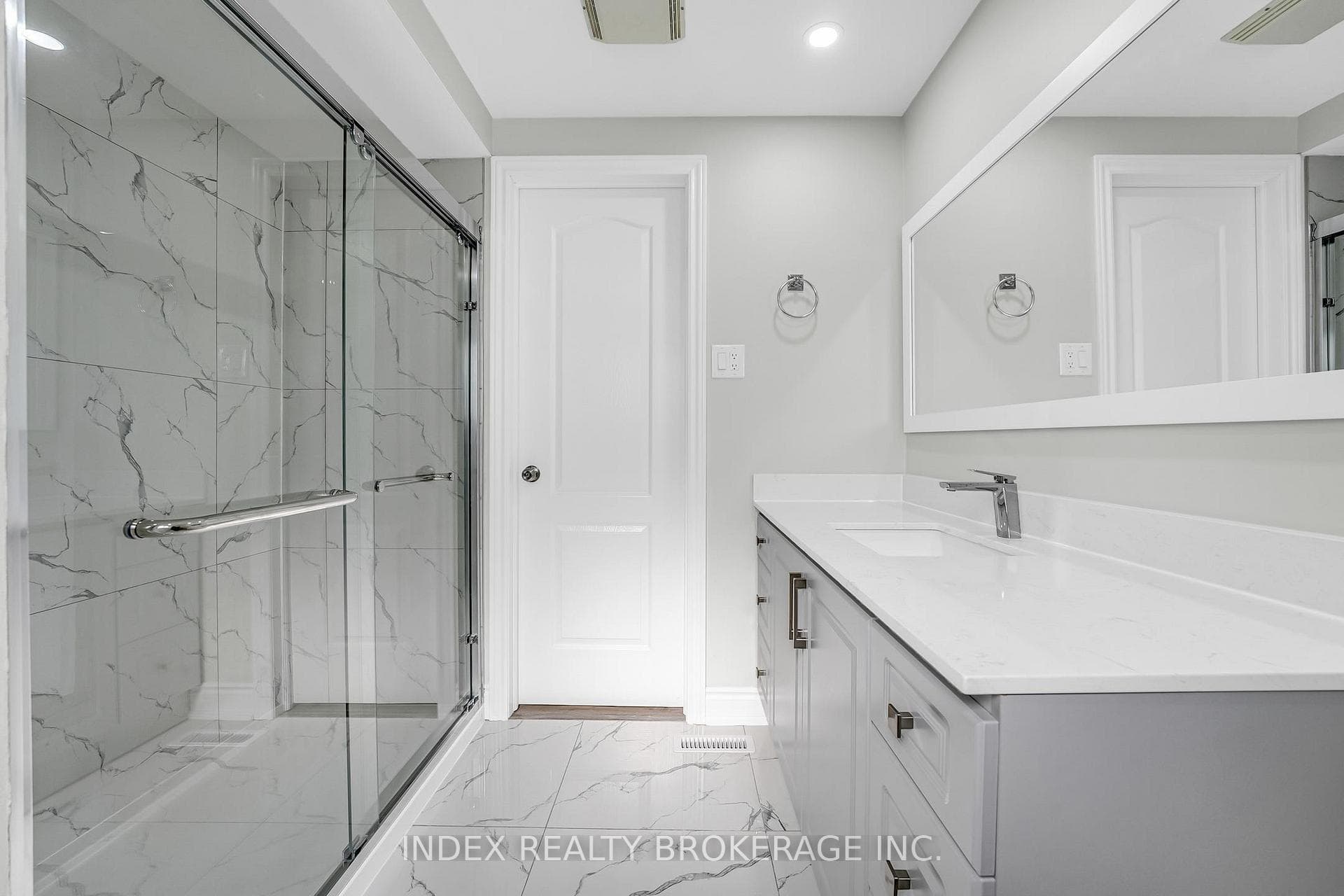 6 Banting Crescent photo 21