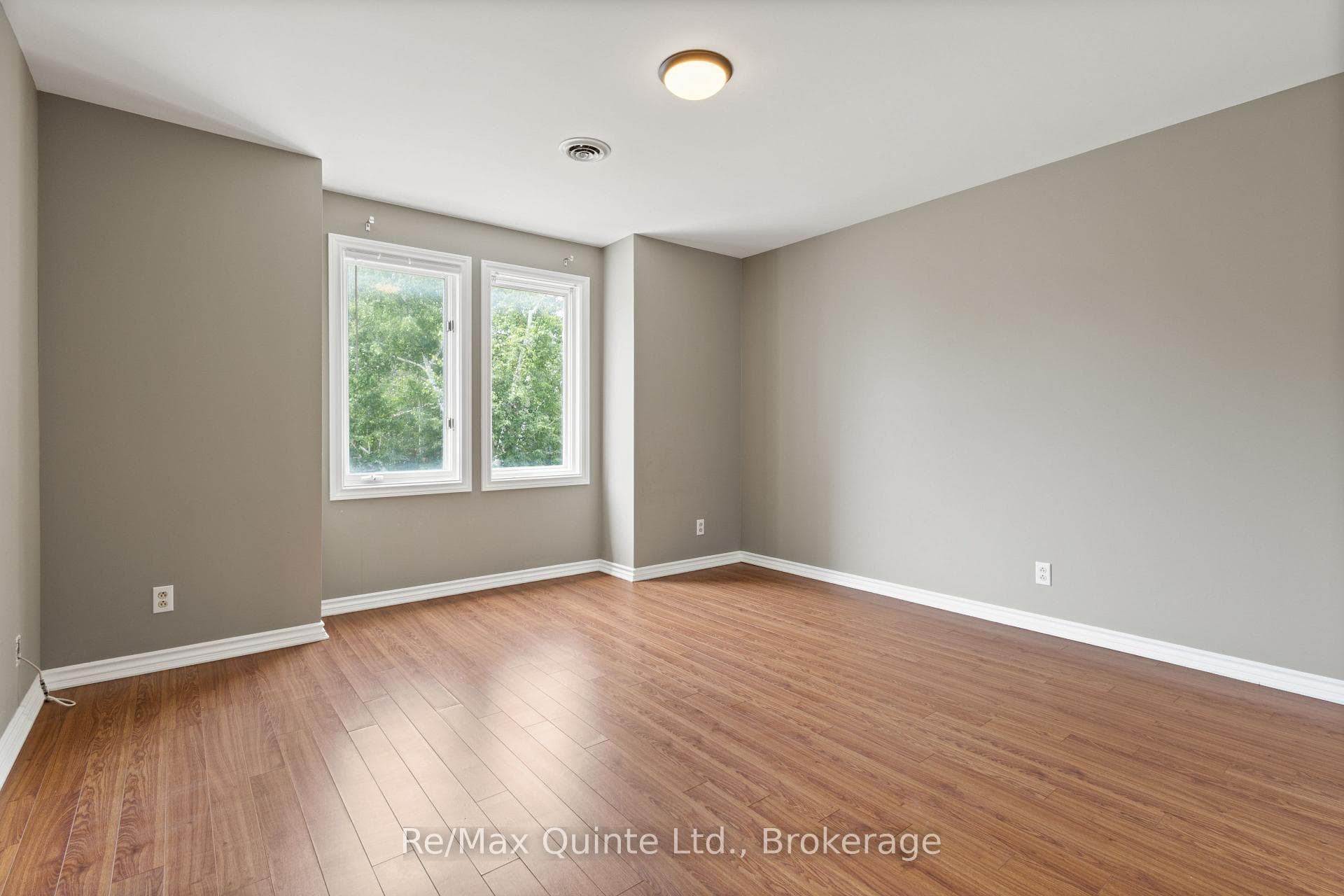17 Applewood Court photo 39