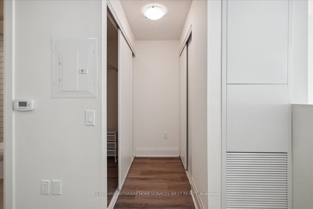 509 DUNDAS Street Unit 103 photo 9