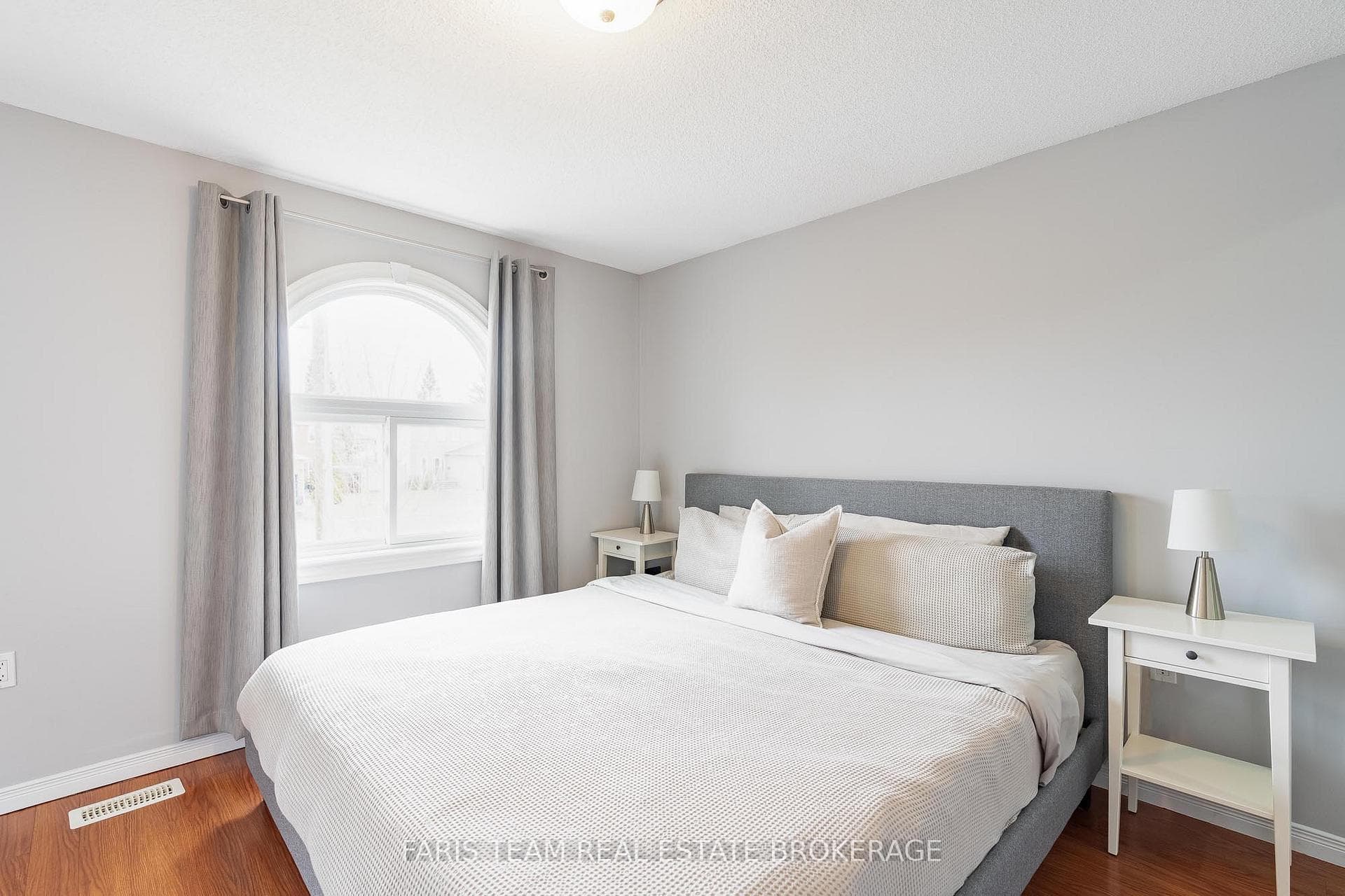 409 Anne Street photo 22
