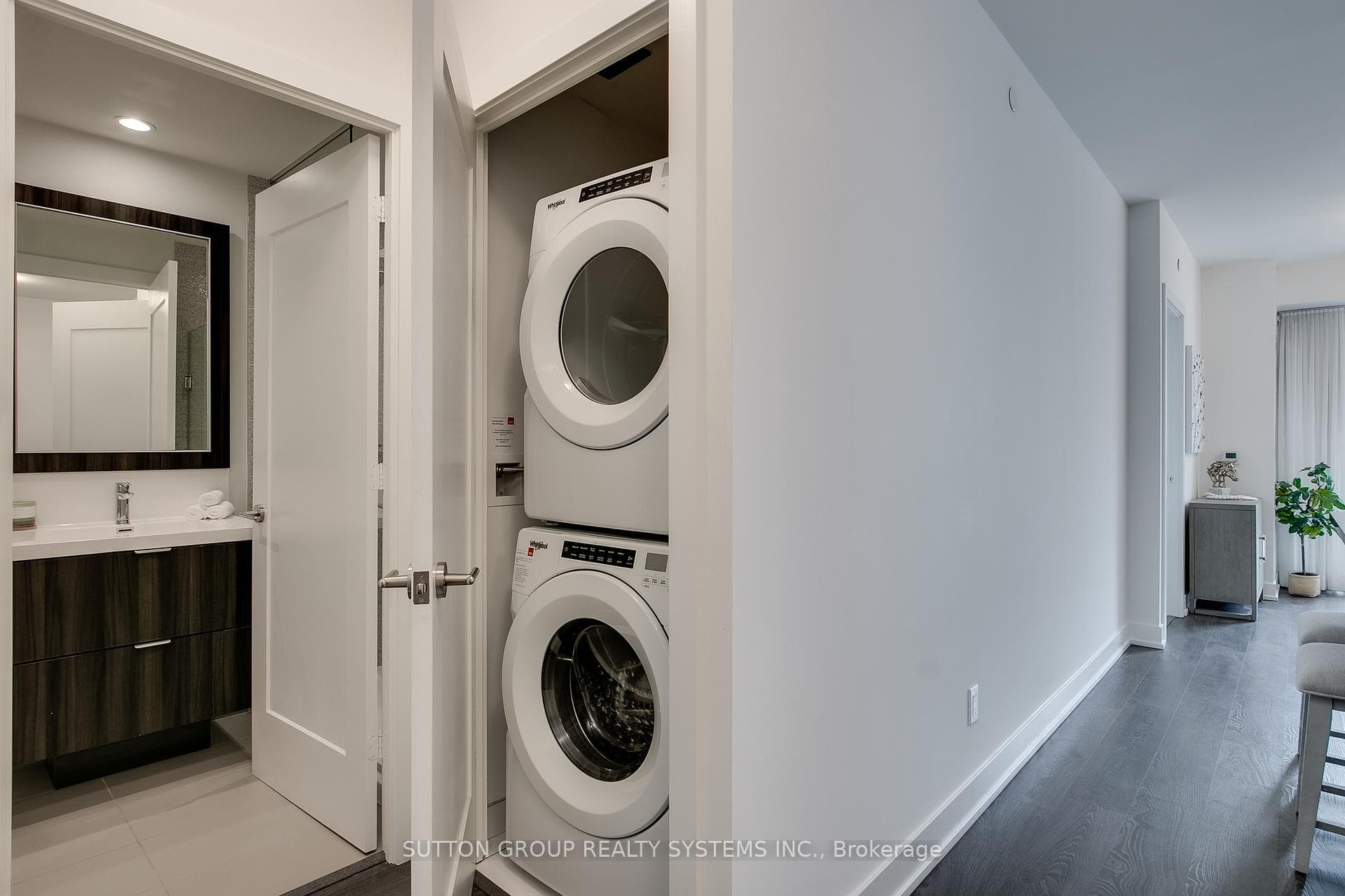 80 Vanauley Street Unit 910 photo 21