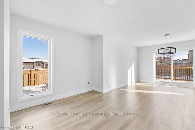 261 PITTOCK PARK Road Unit 8 photo 8