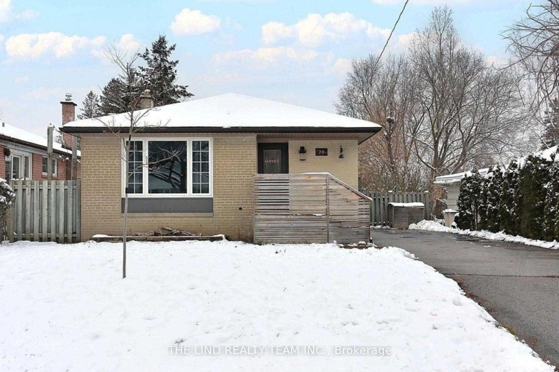 78 Richardson Drive photo 1