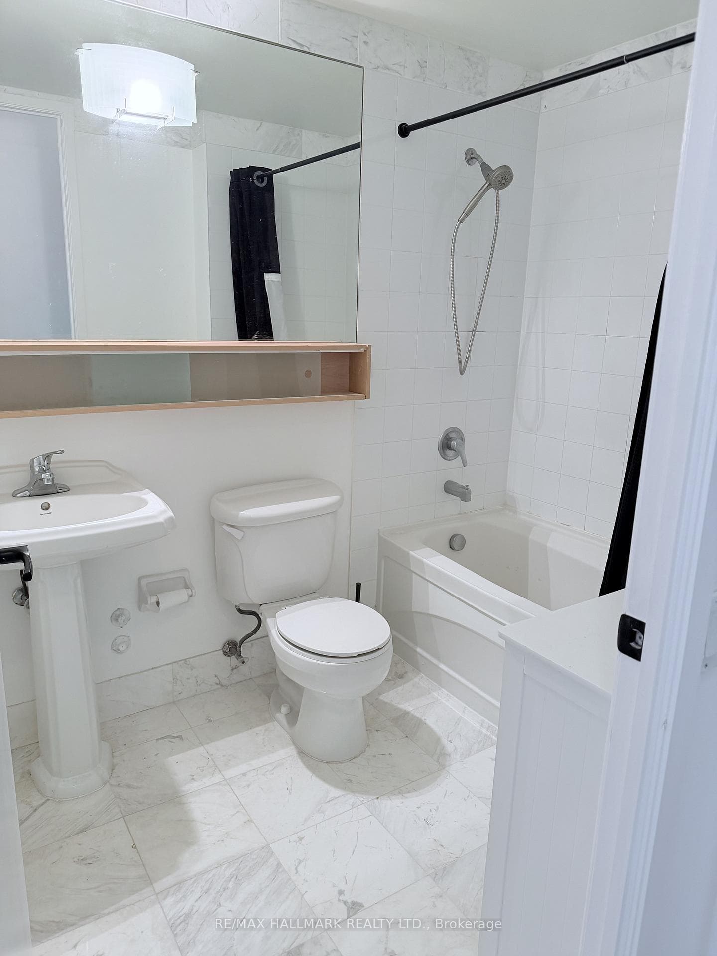 85 Bloor Street Unit 602 photo 7