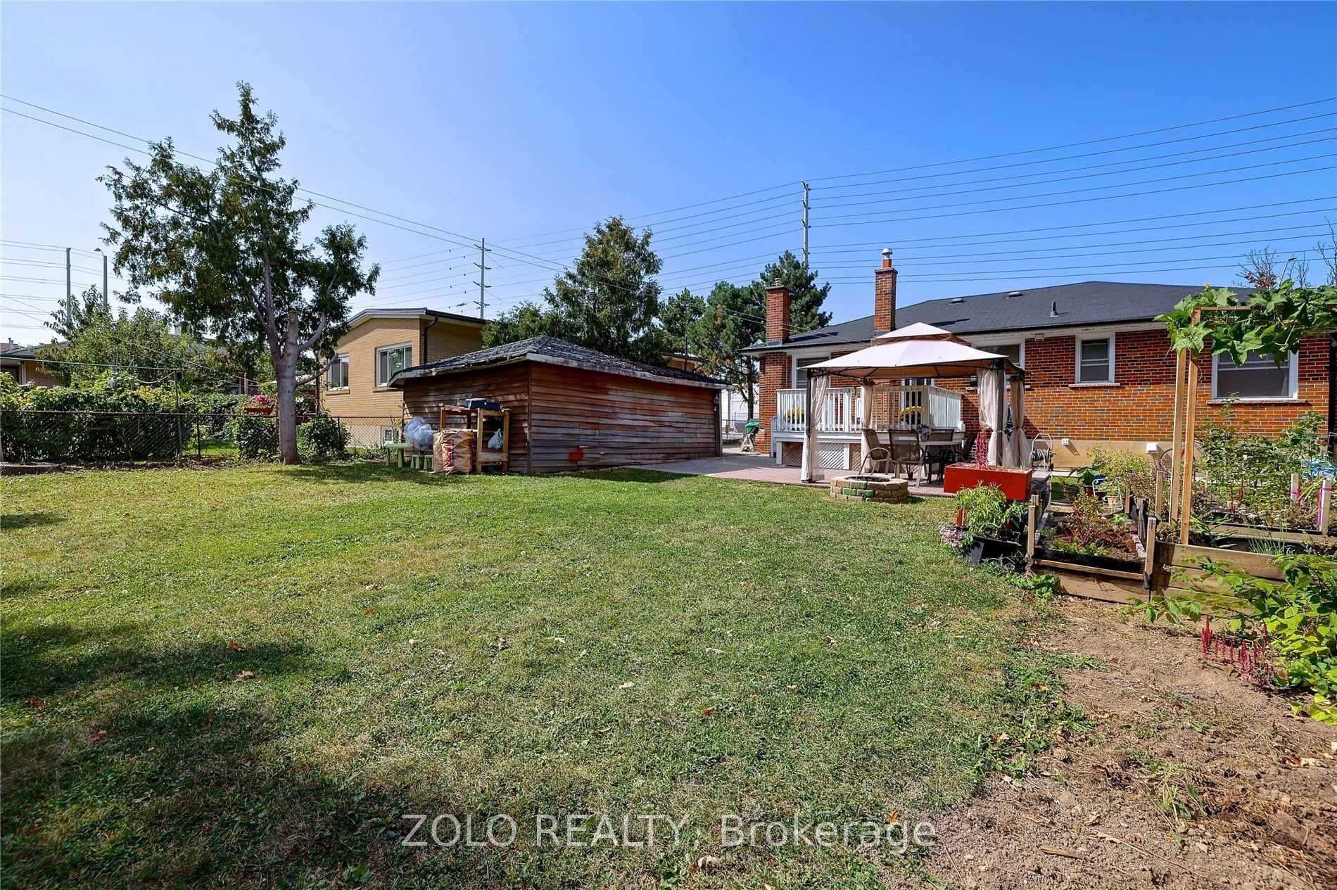720 Bloor Street photo 19