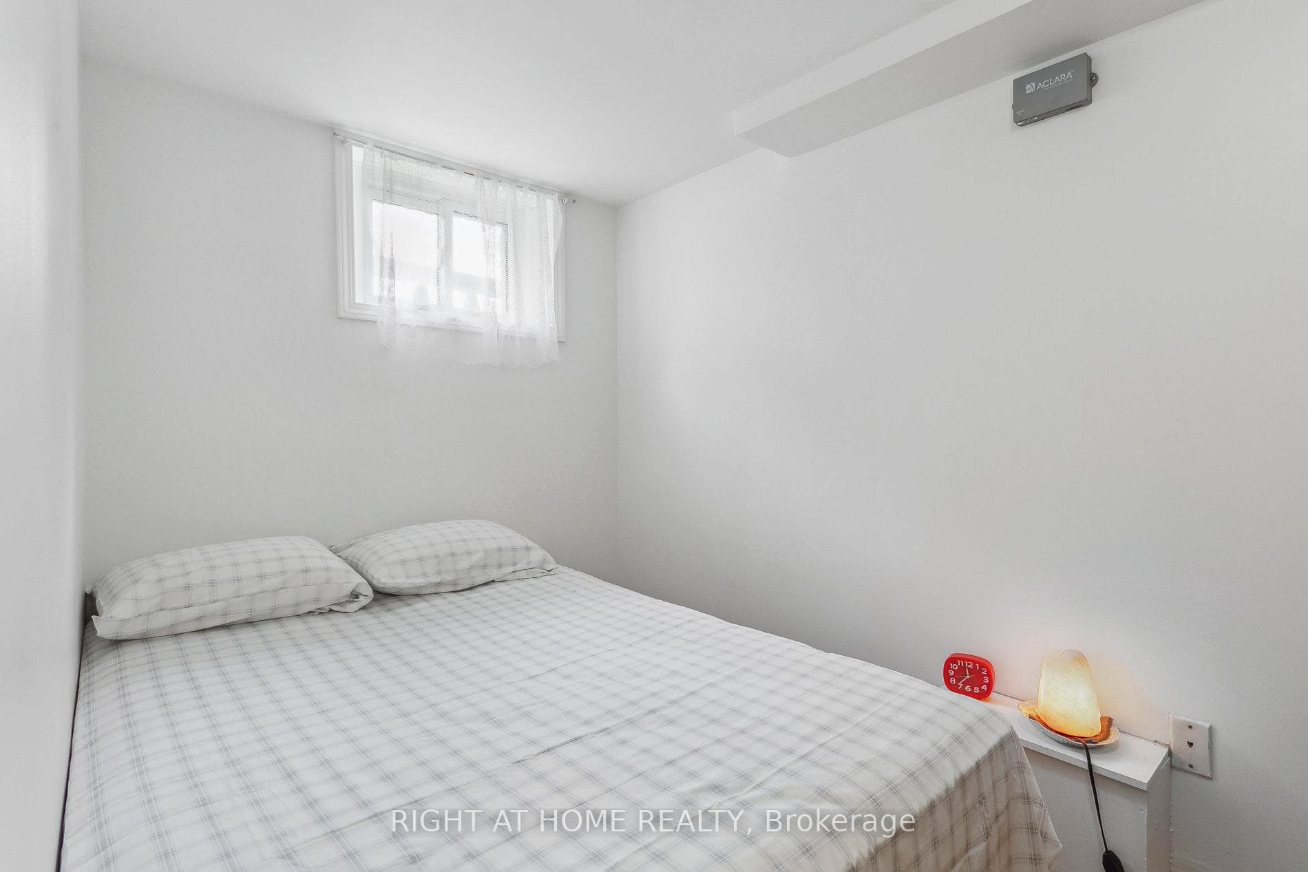 978 Pharmacy Avenue photo 35