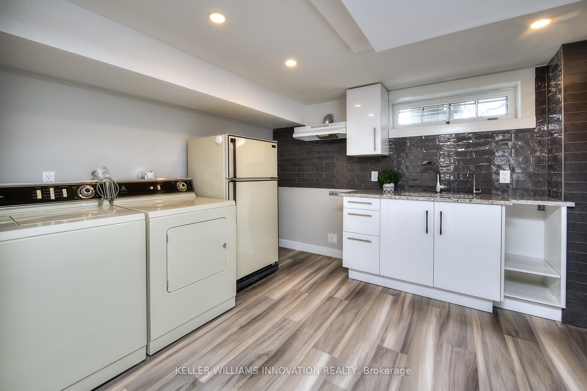 41 Eton Drive Unit Lower photo 4