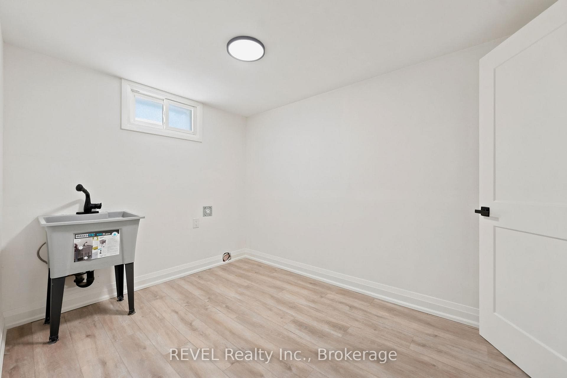 72 Prince Charles Drive photo 22