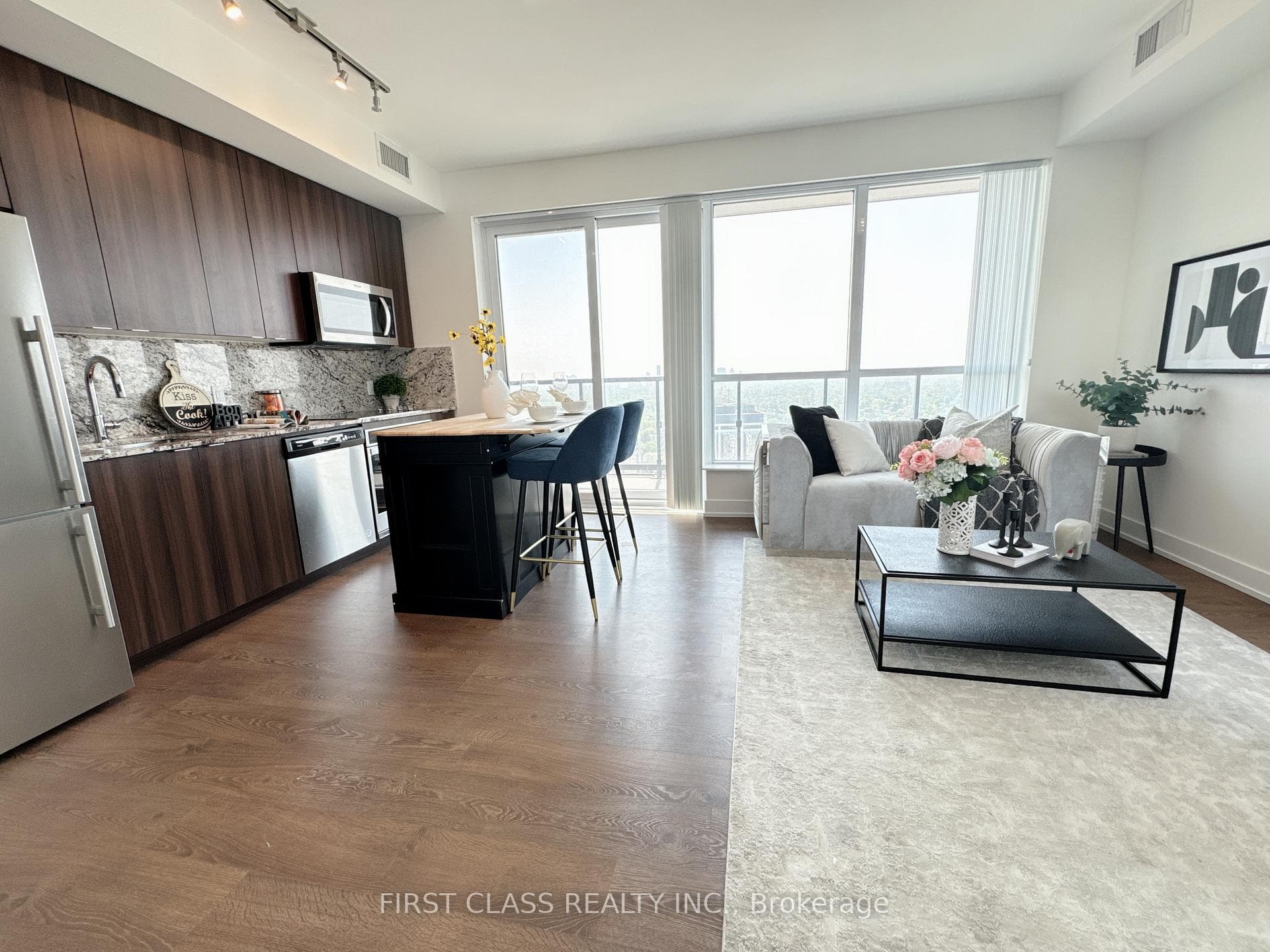 5 Mabelle Avenue Unit 3329 photo 6