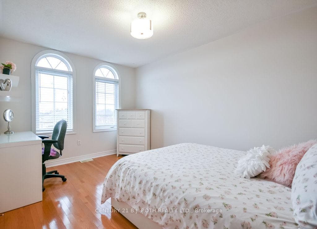 3 Prince Of Wales Drive photo 30