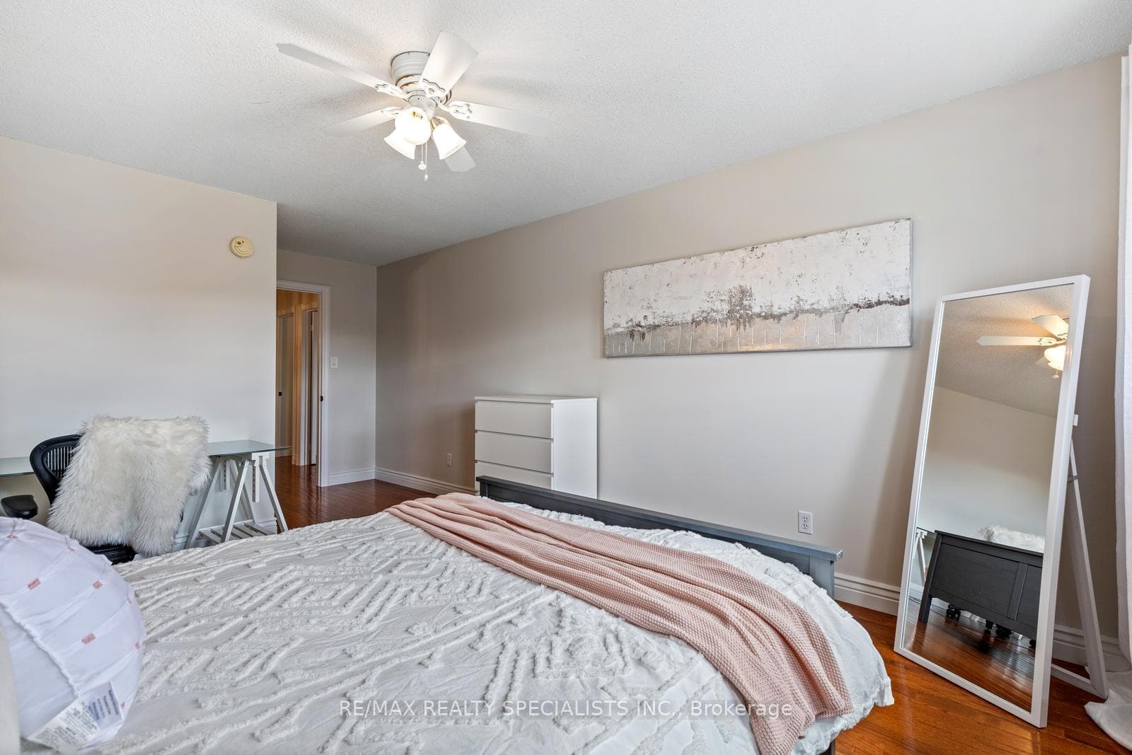3926 Periwinkle Crescent photo 21