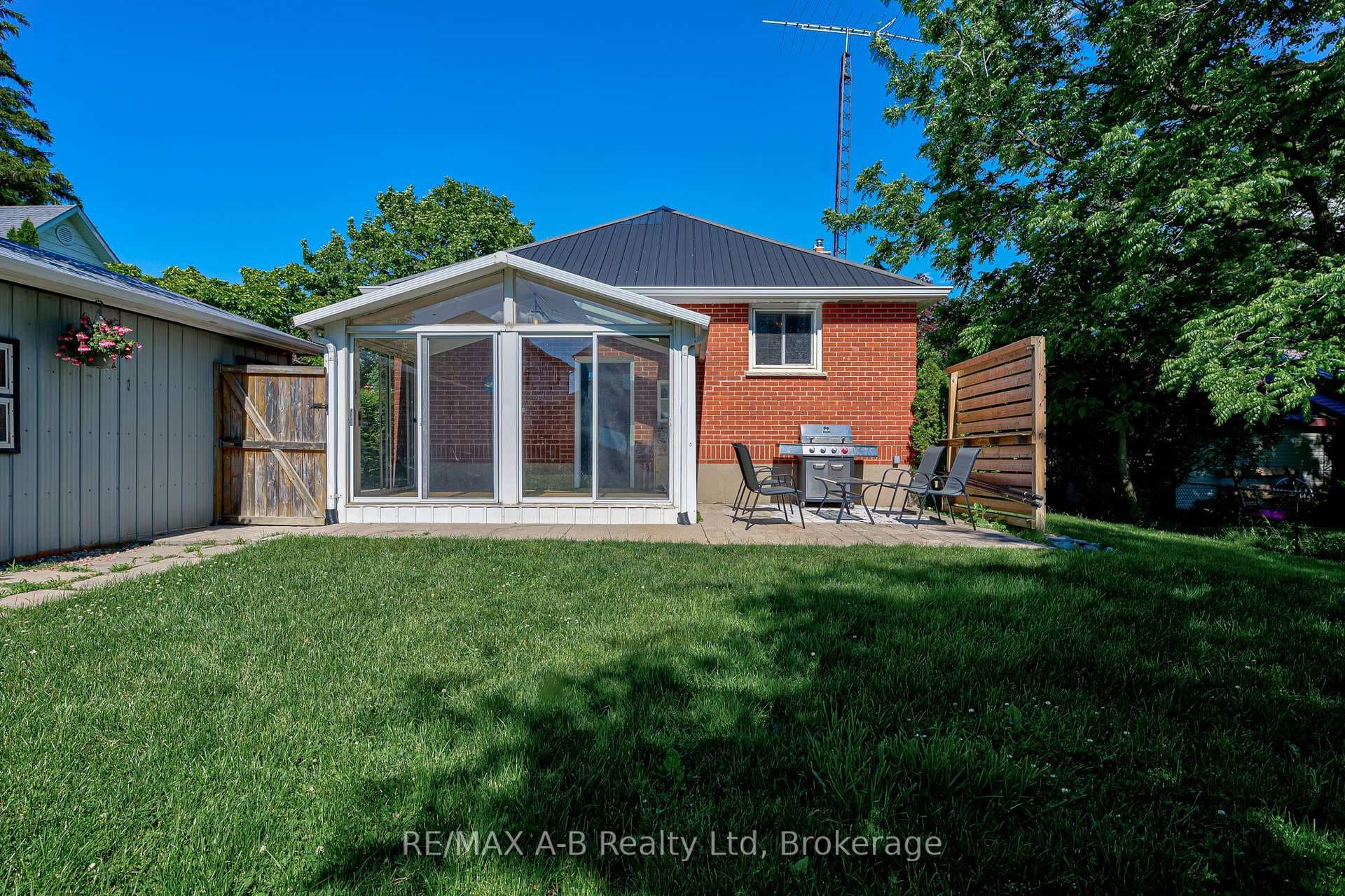 243 King Street photo 40