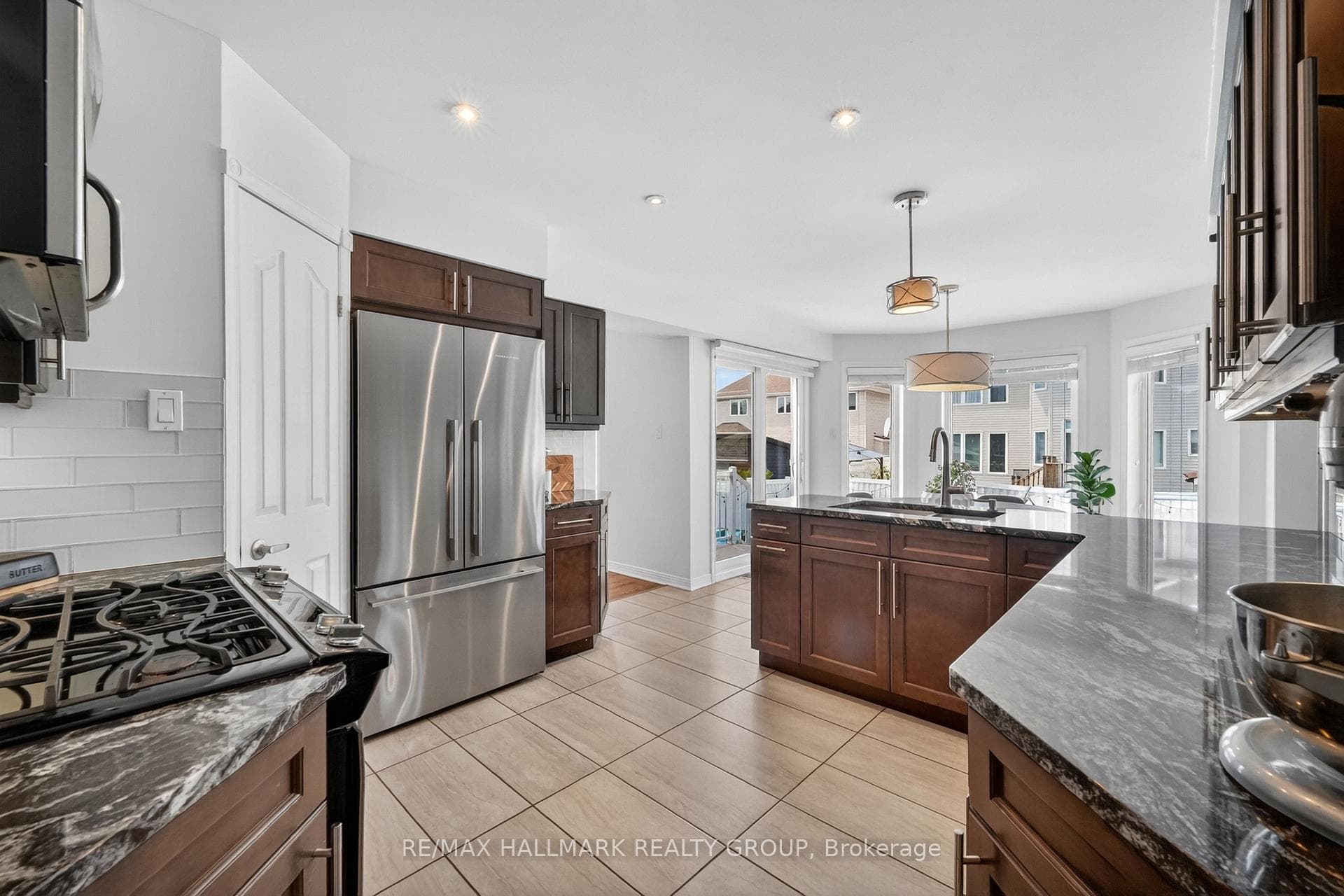 1091 Charest Way photo 13