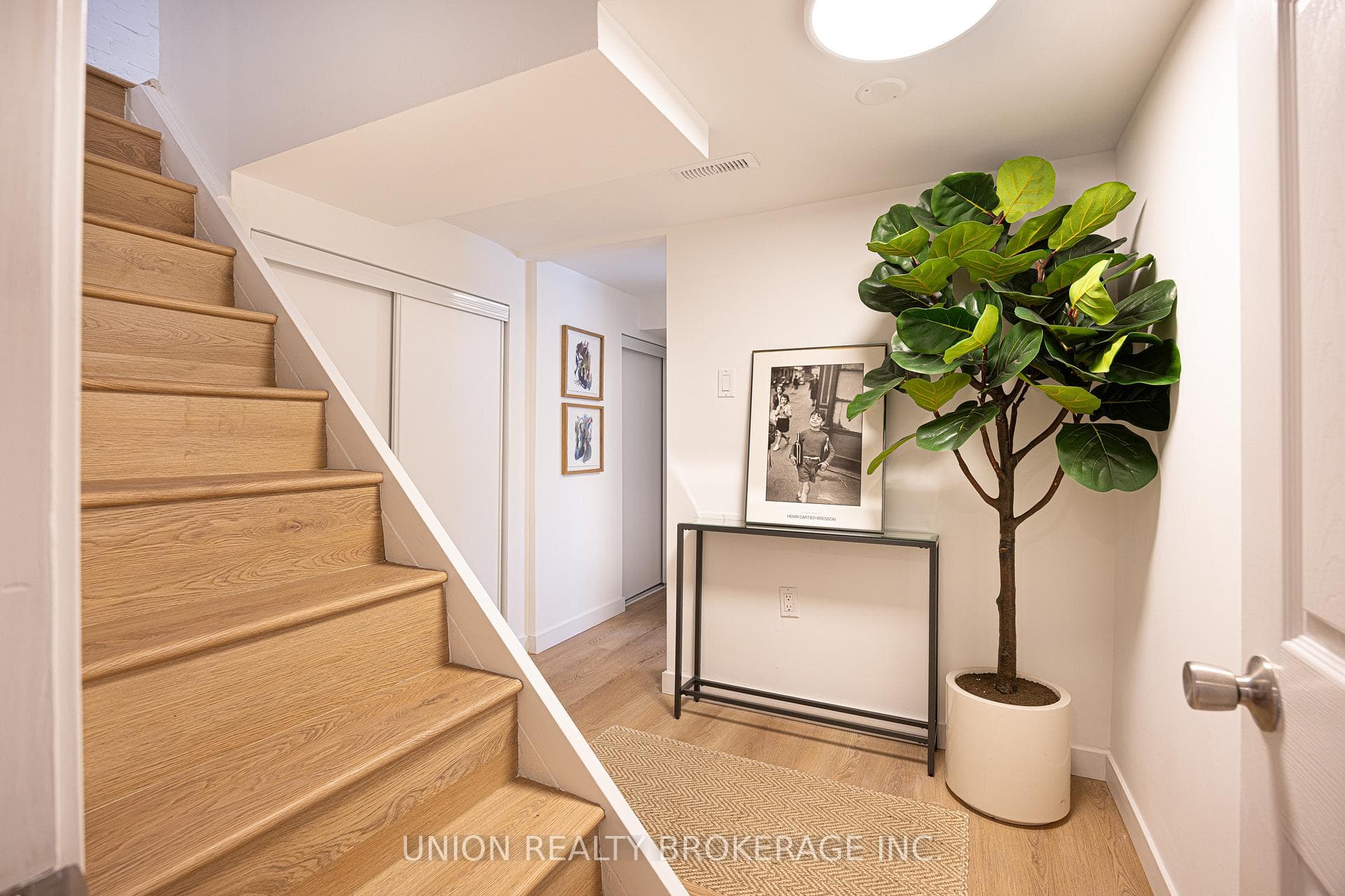 37 Bastedo Avenue photo 22