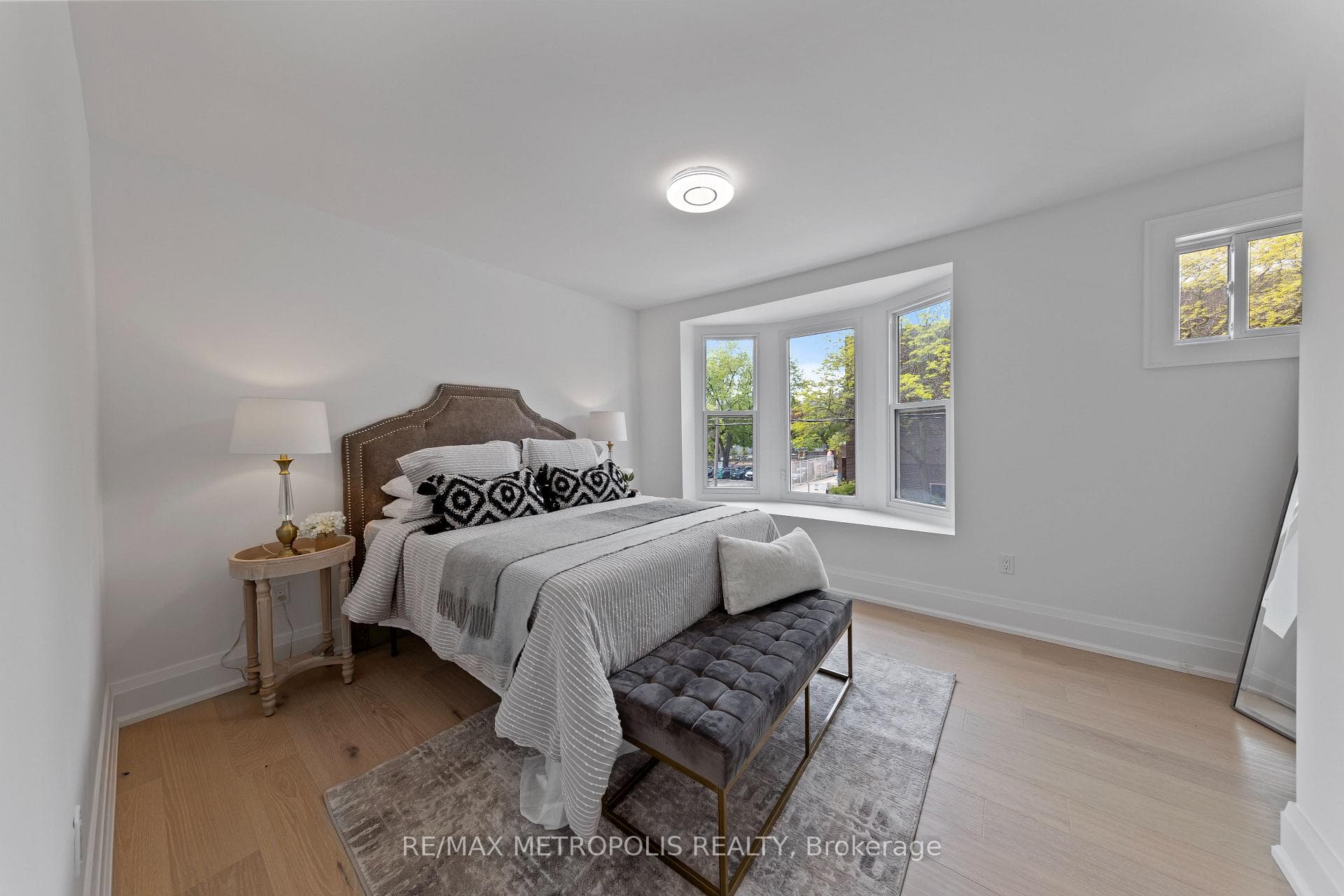 149 Carlaw Avenue photo 17