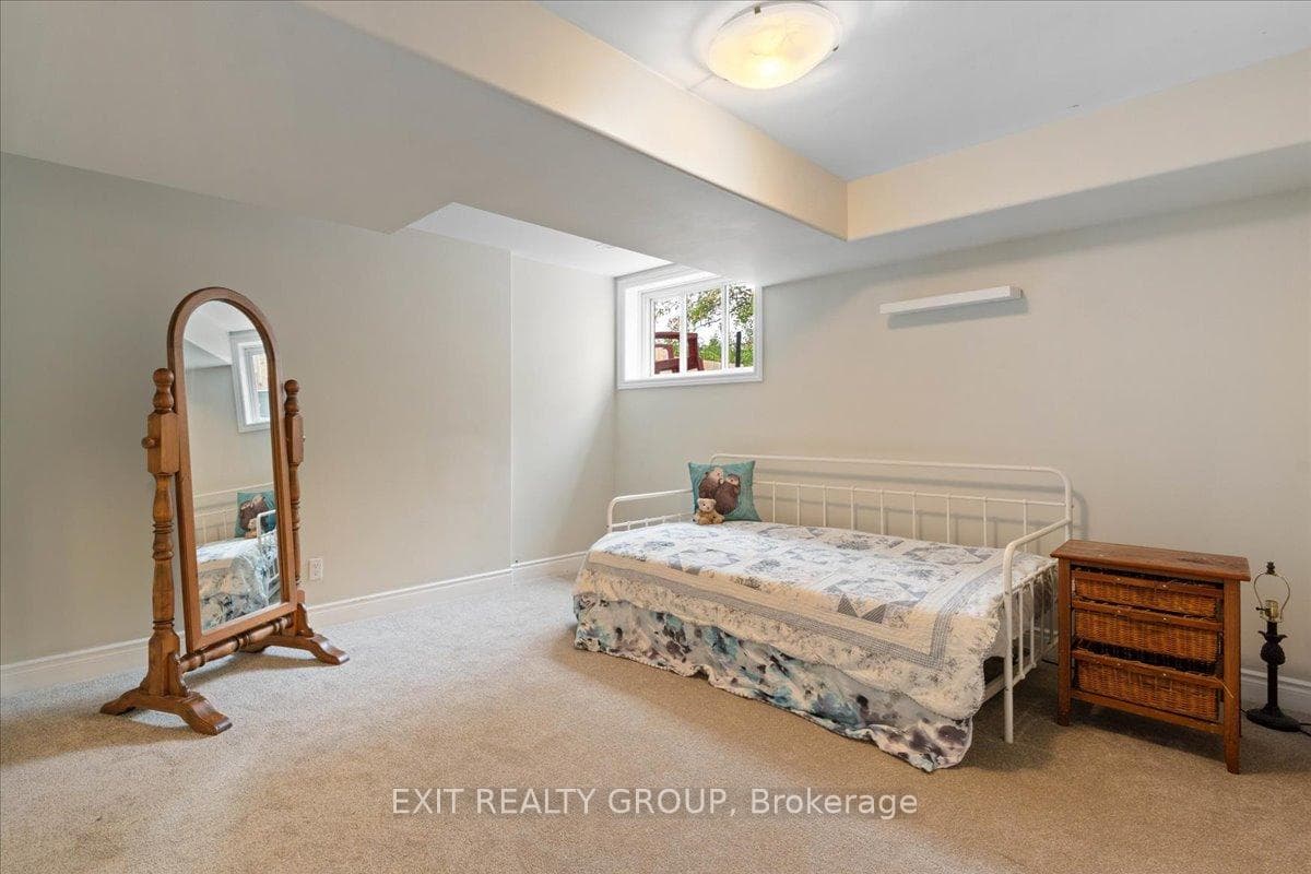 35 Ledgerock Court photo 30