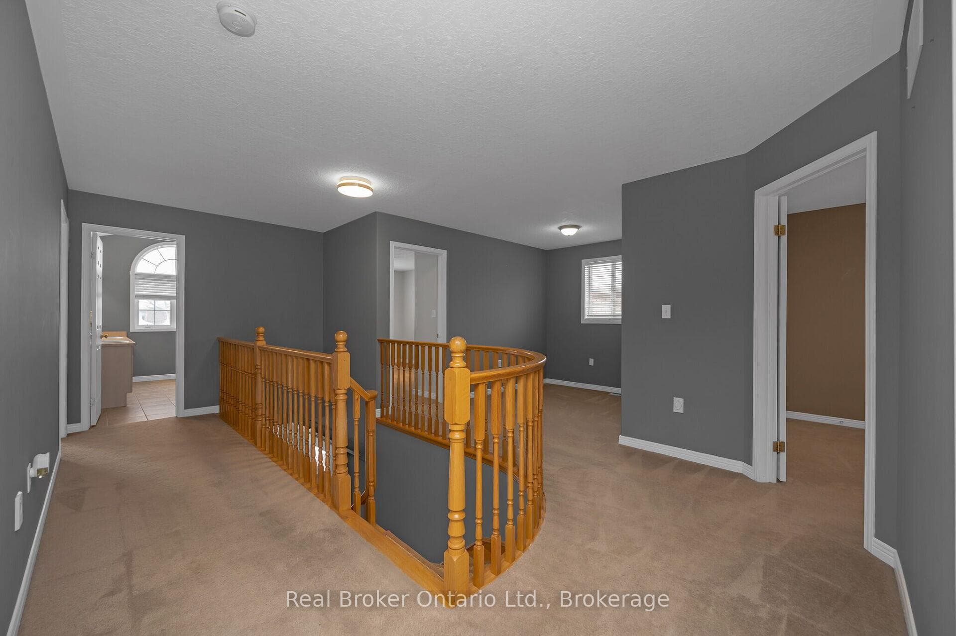 72 Sidney Crescent photo 19