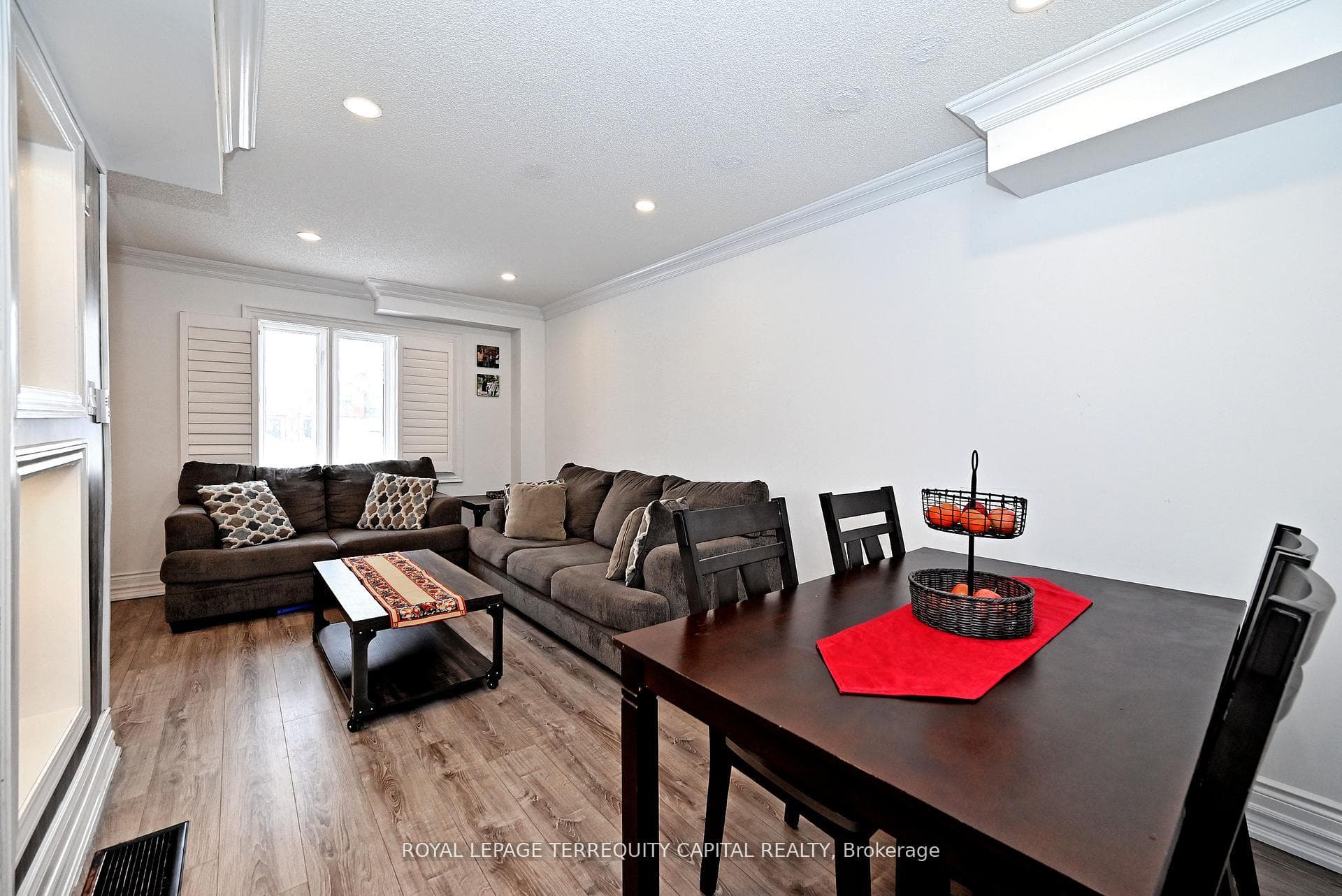 29 Madelaine Drive Unit 6 photo 8