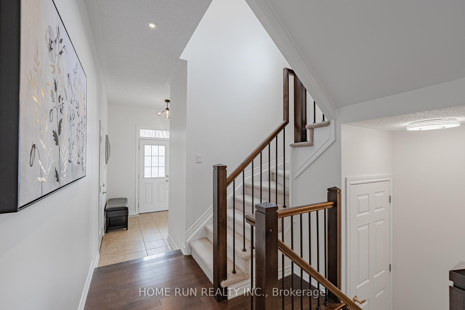 572 Dundonald Drive photo 8