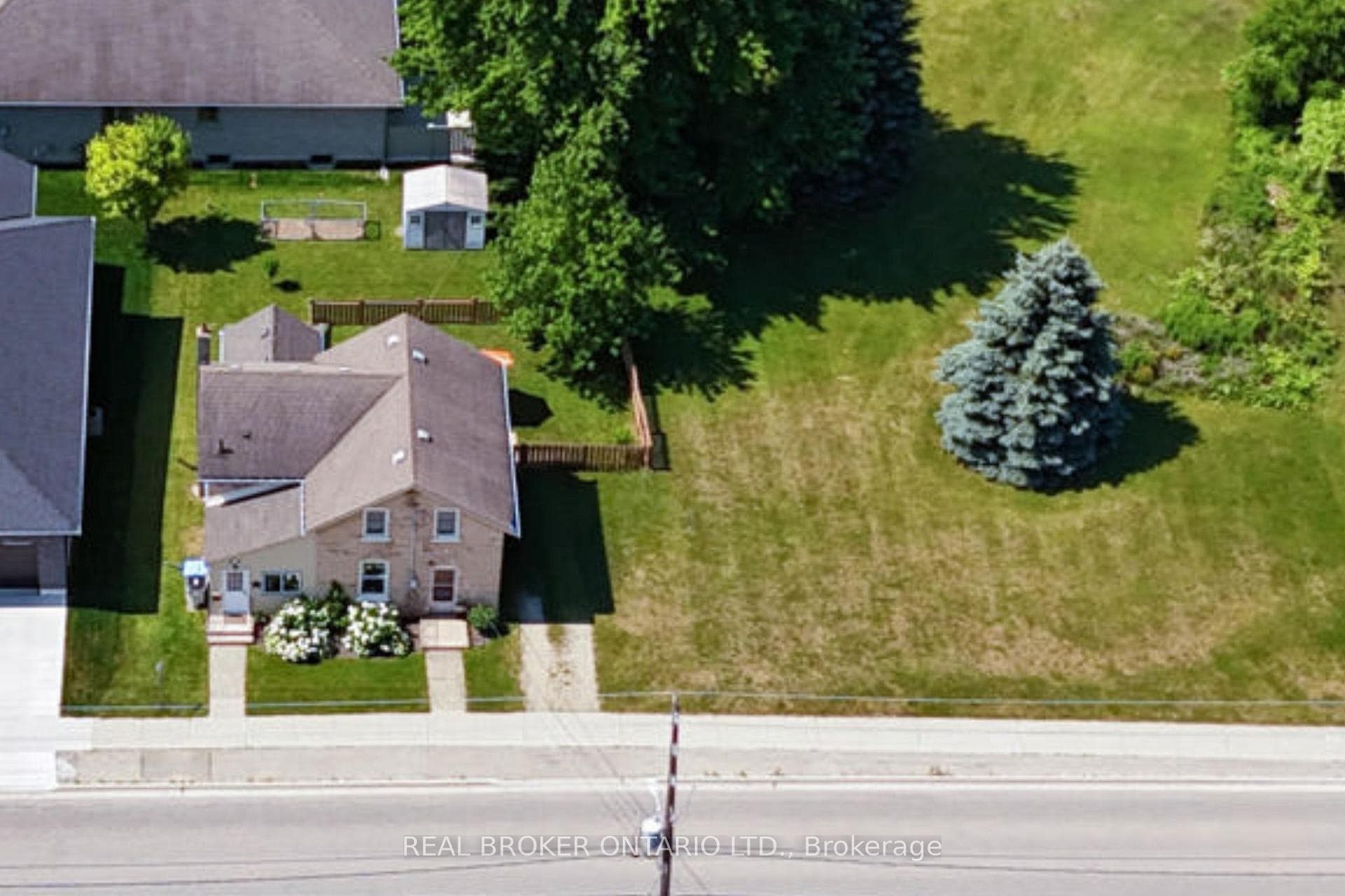 520 Elma Street photo 2