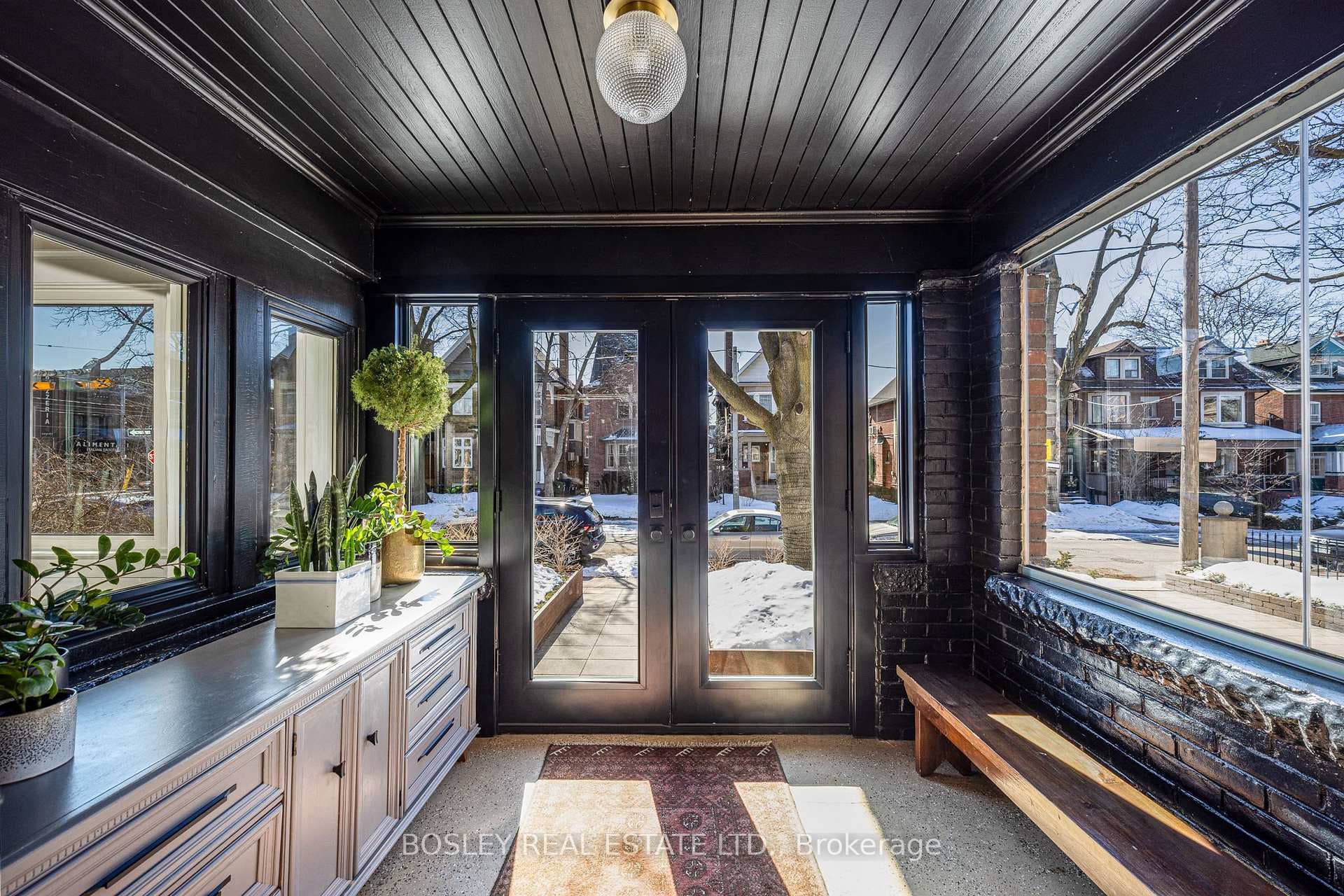 110 Grenadier Road photo 19