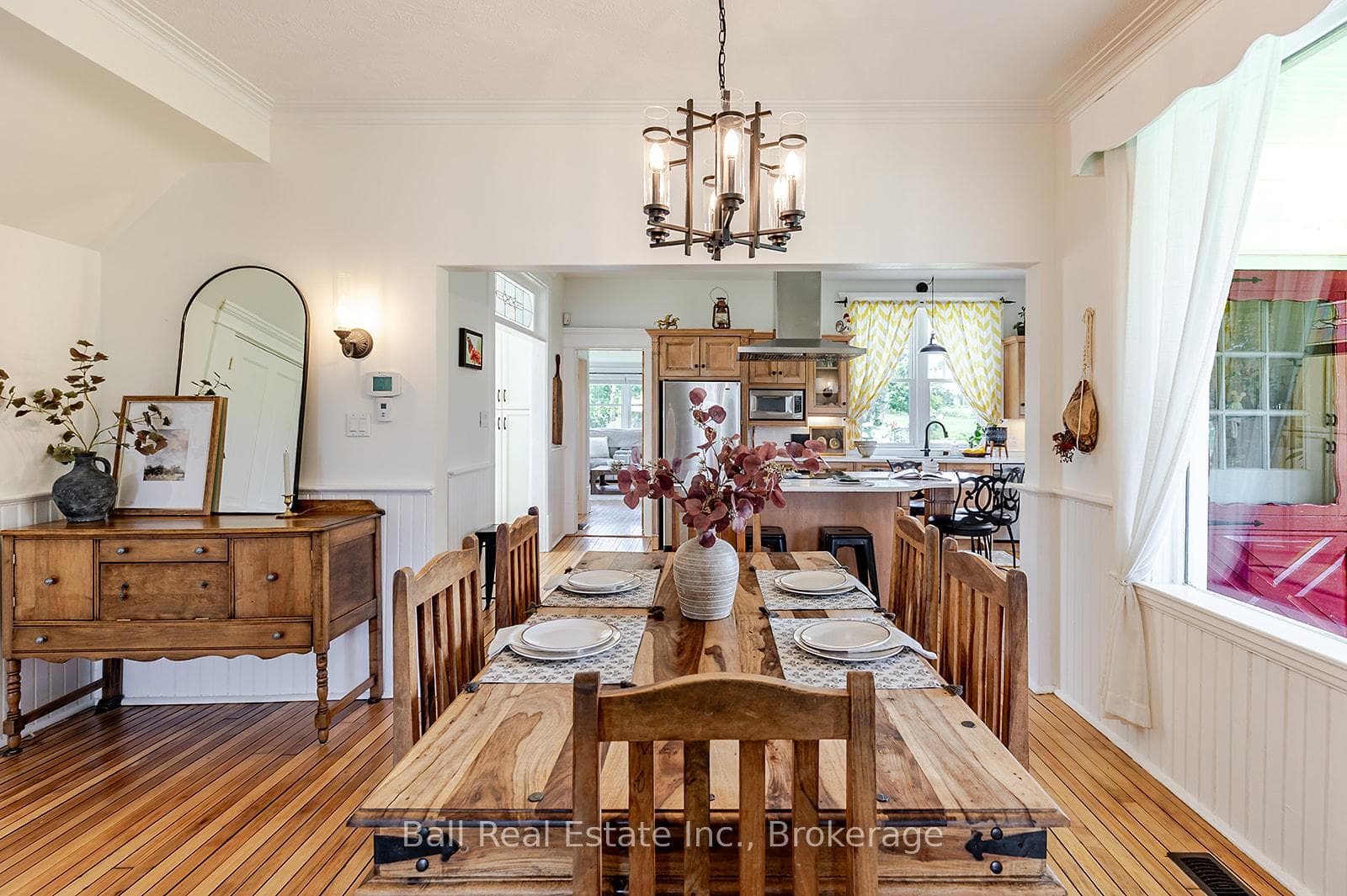 734 Tara Road photo 9