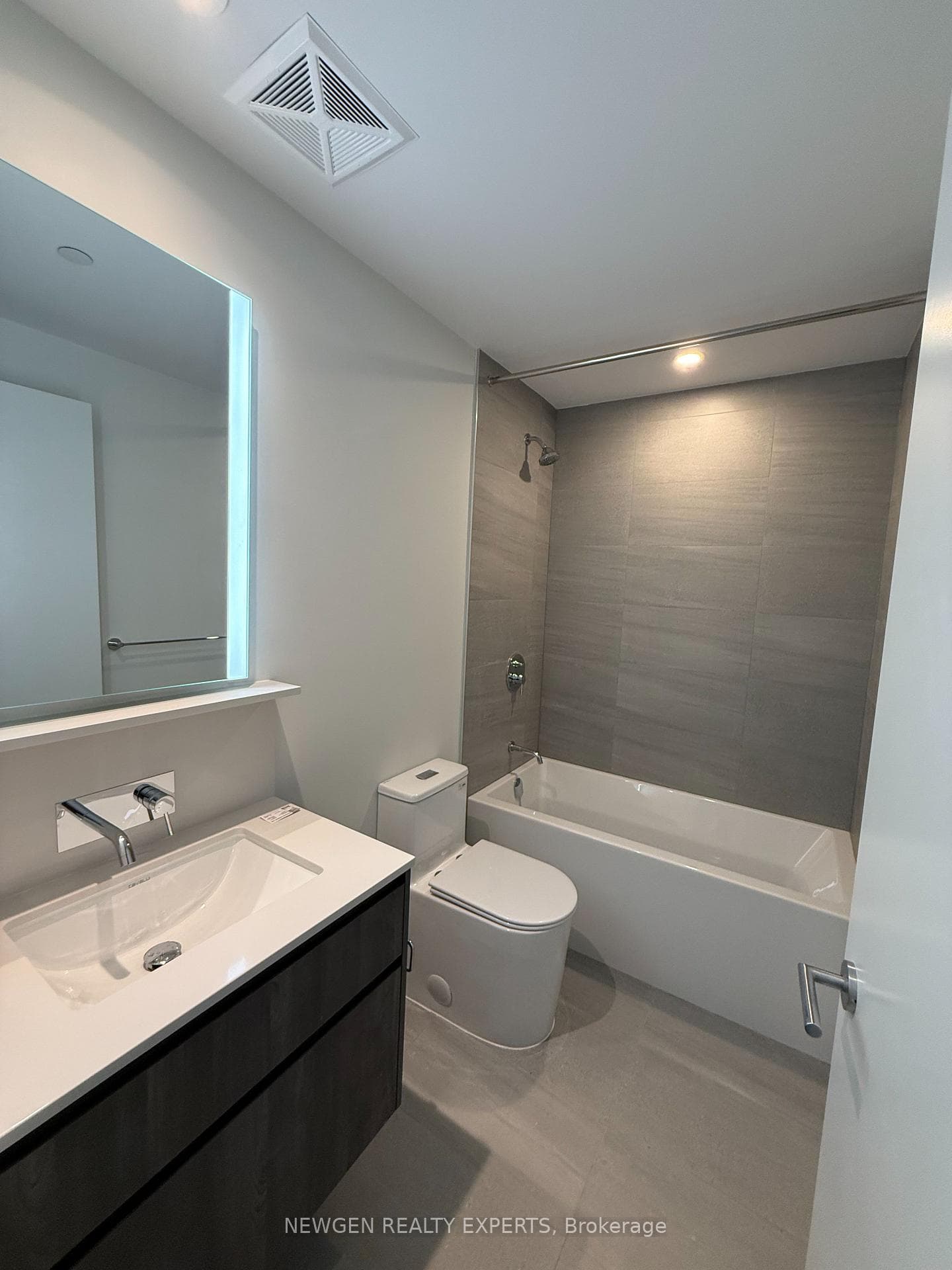 322 Dupont Street Unit 301 photo 18