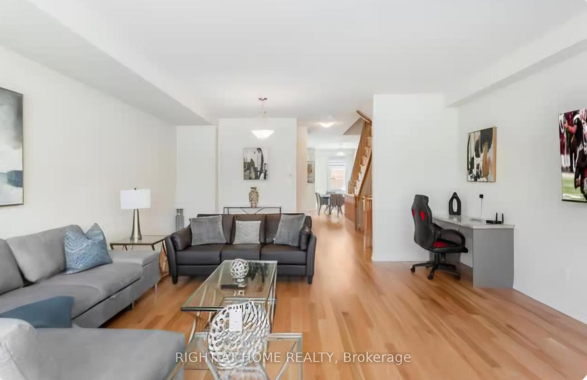 2078 Fairmont Common photo 3