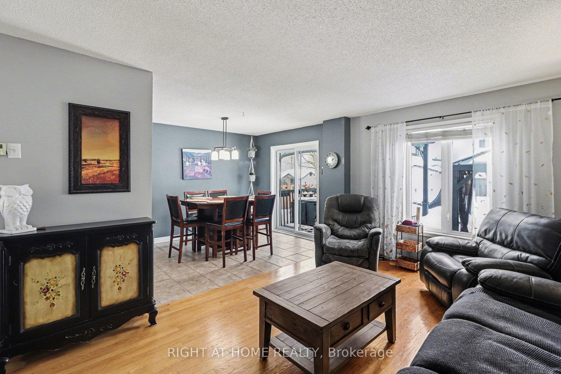 1050 Trillium Place photo 7