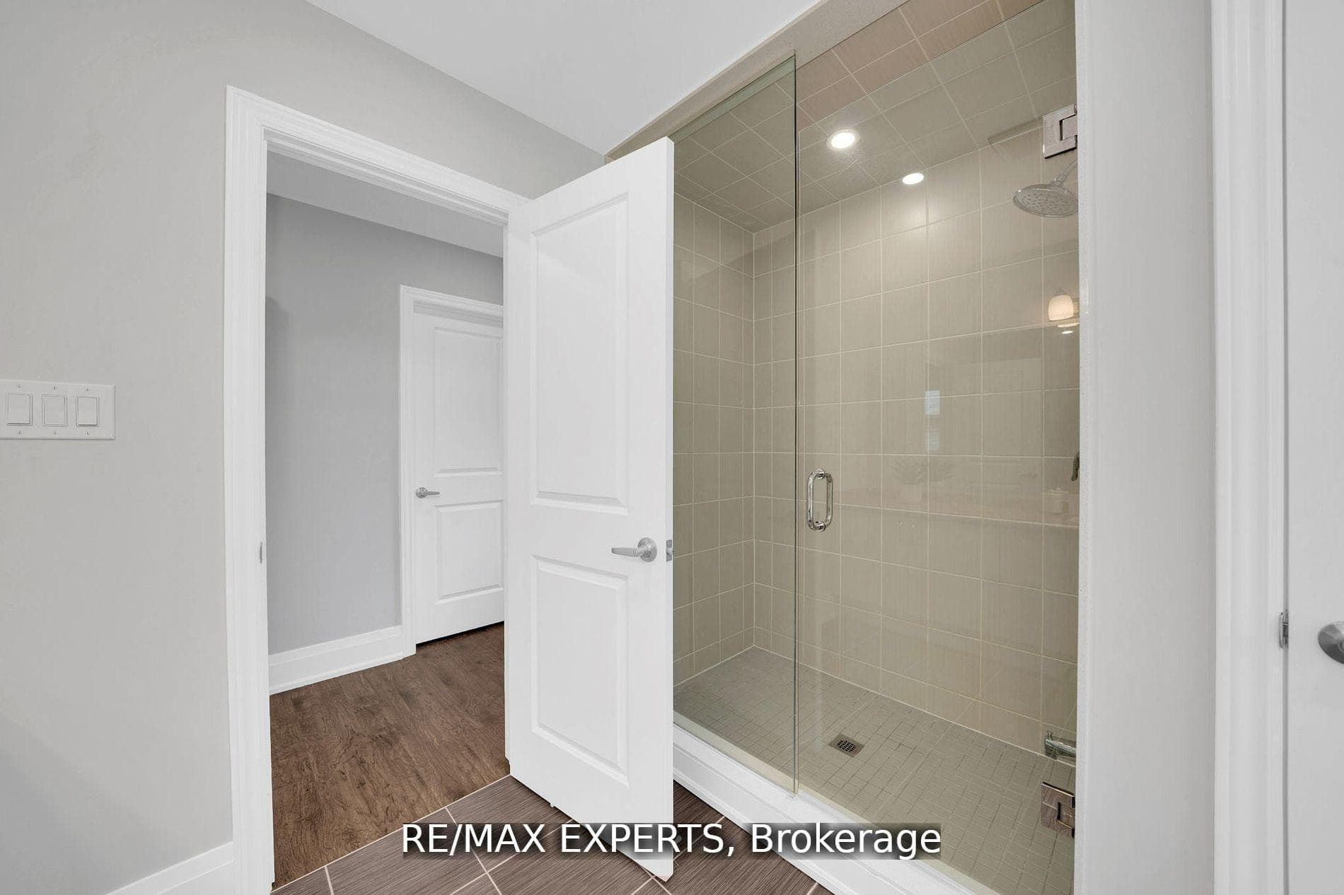 131 Highlands Boulevard photo 28