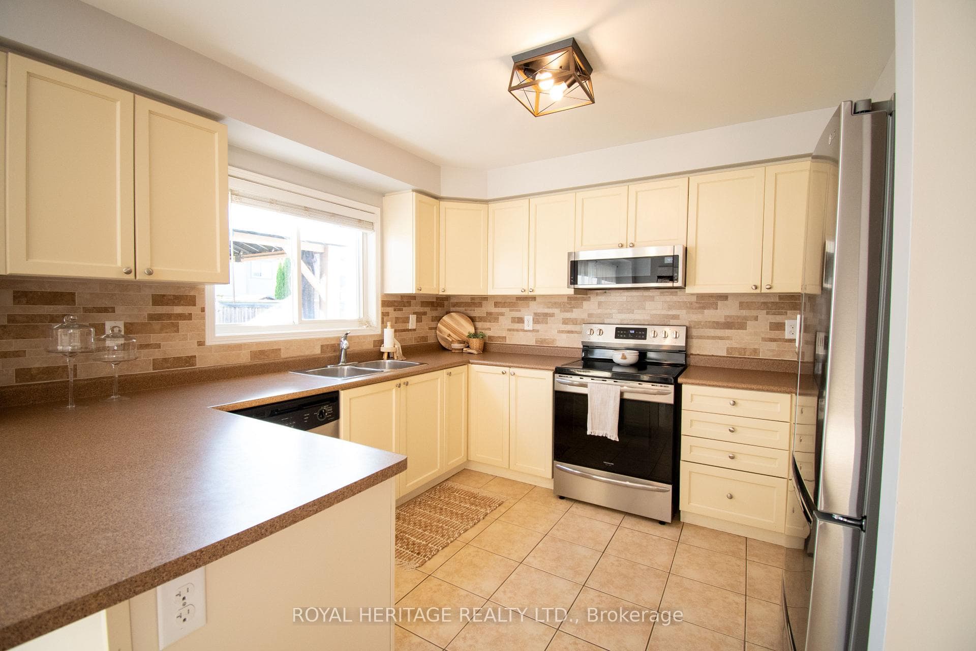 14 Honeyman Drive photo 5
