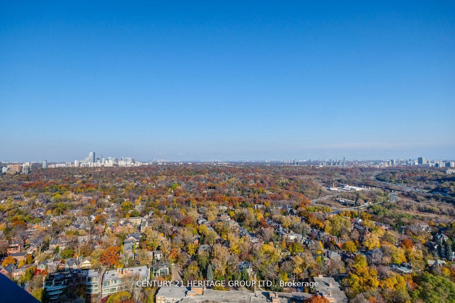 585 Bloor Street Unit 3918 photo 27