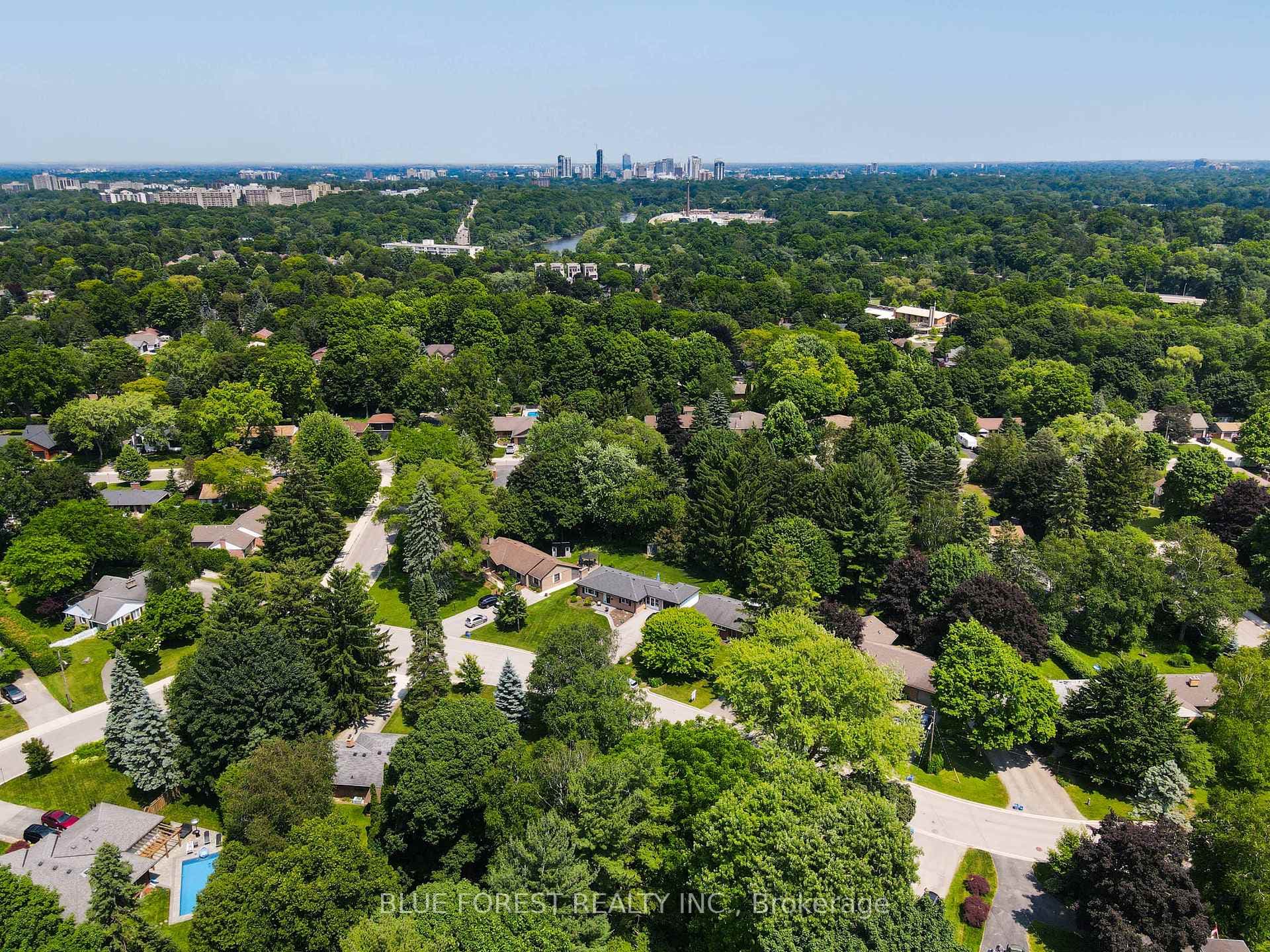 479 Glen Crescent photo 37