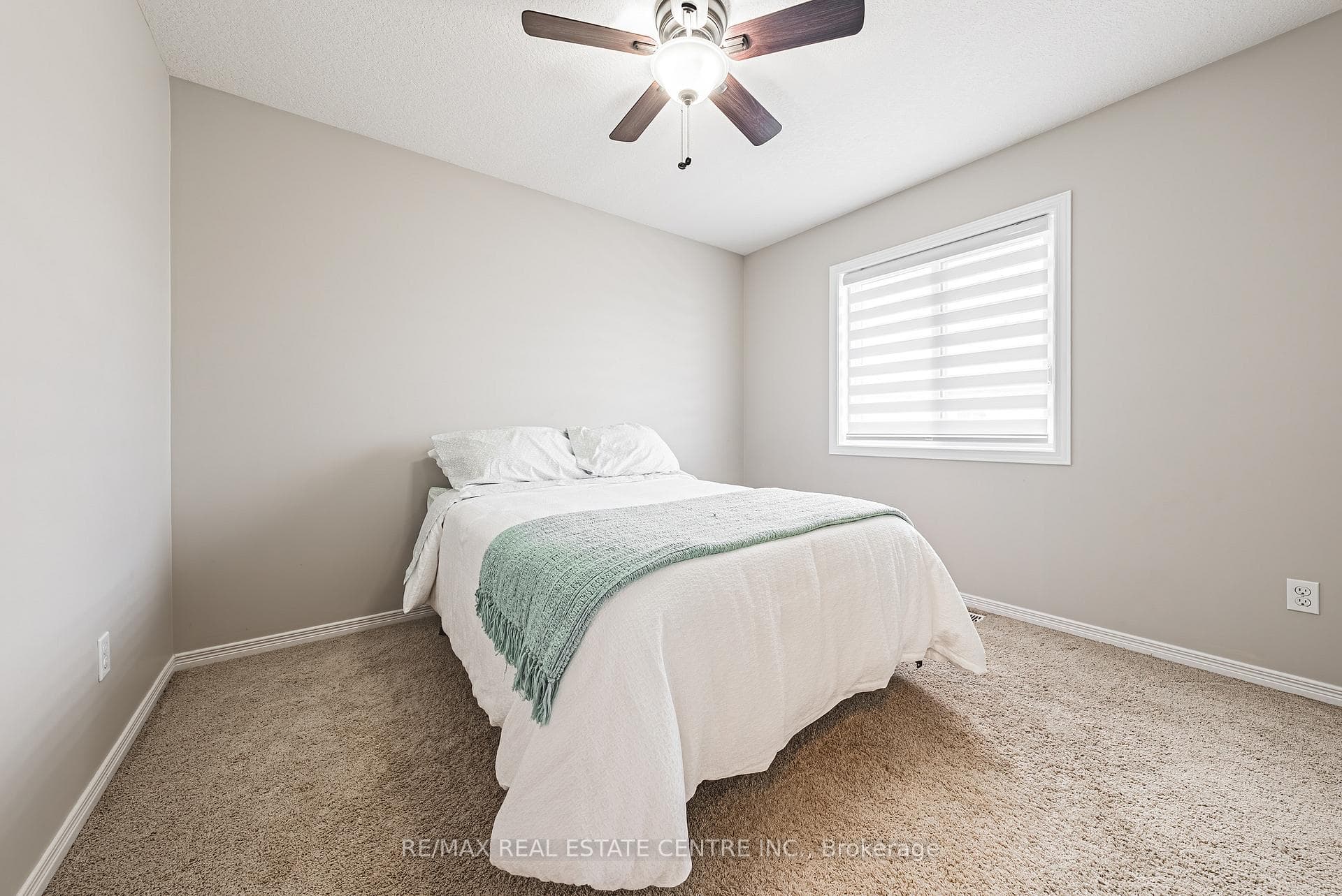 4 Hinrichs Crescent photo 22