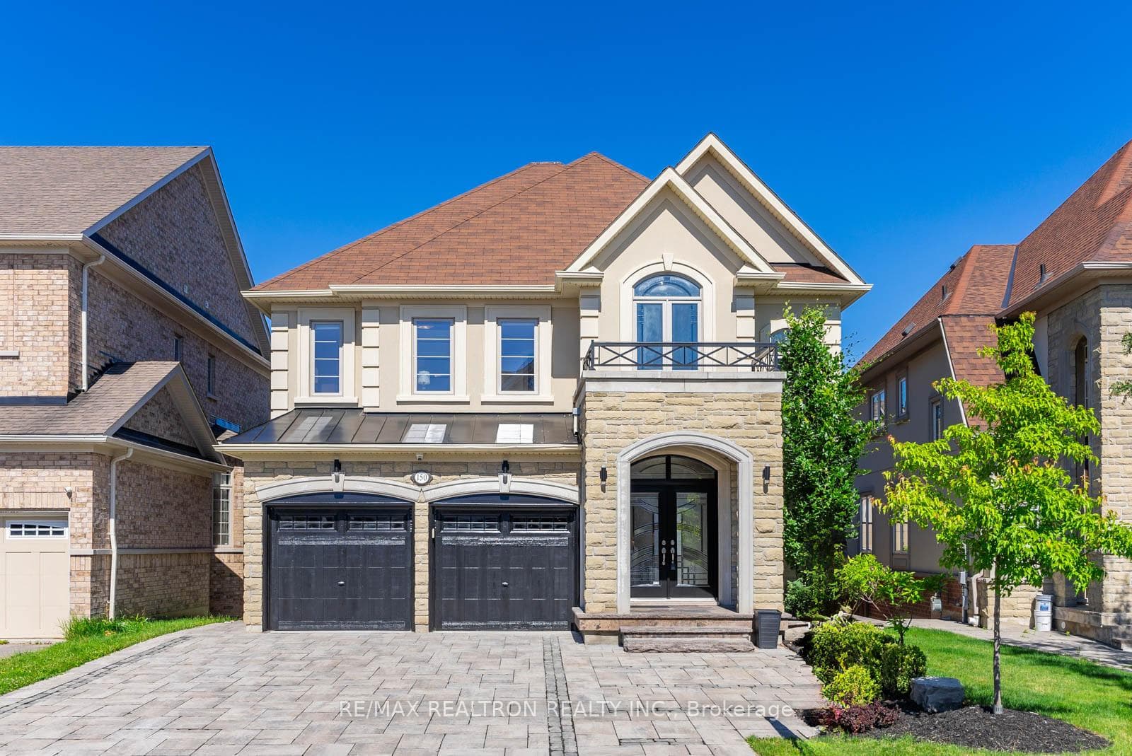 150 Sir Stevens Drive photo 2