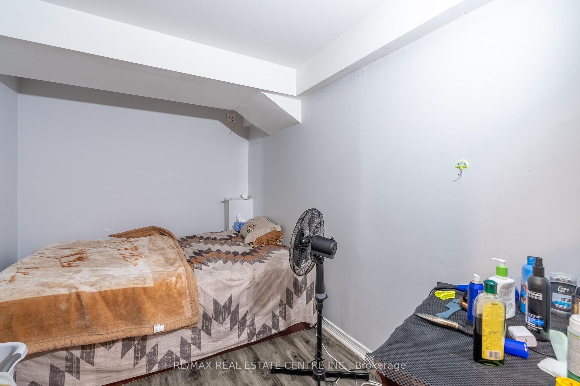 15 Applegrove Court photo 32